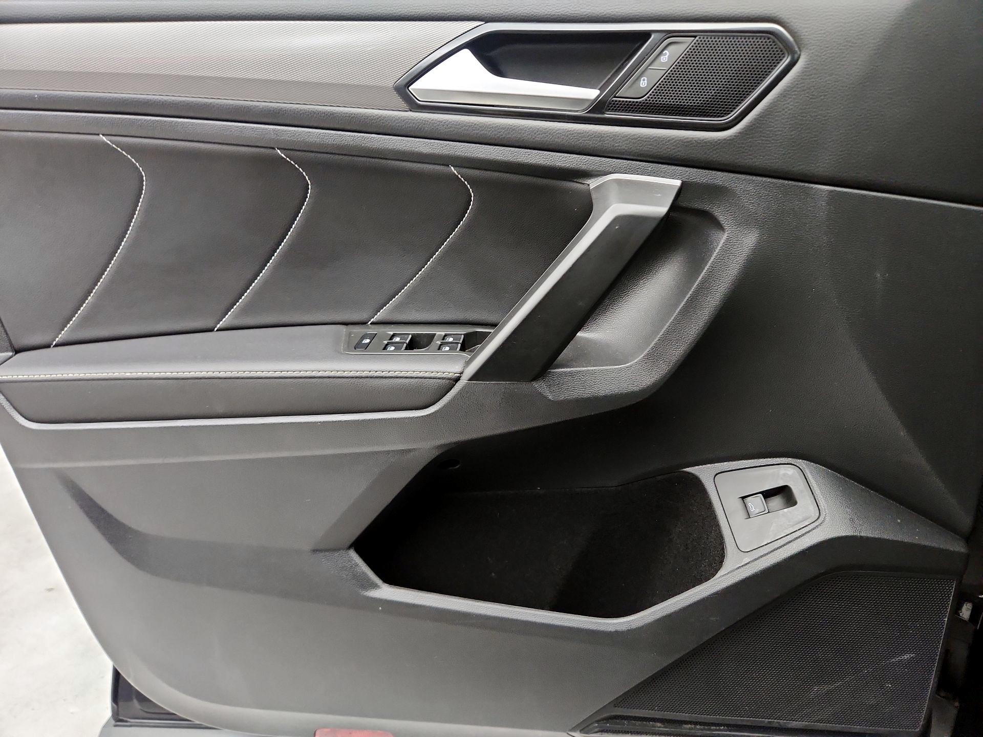 Thumbnail: 2024 Volkswagen Tiguan - 12