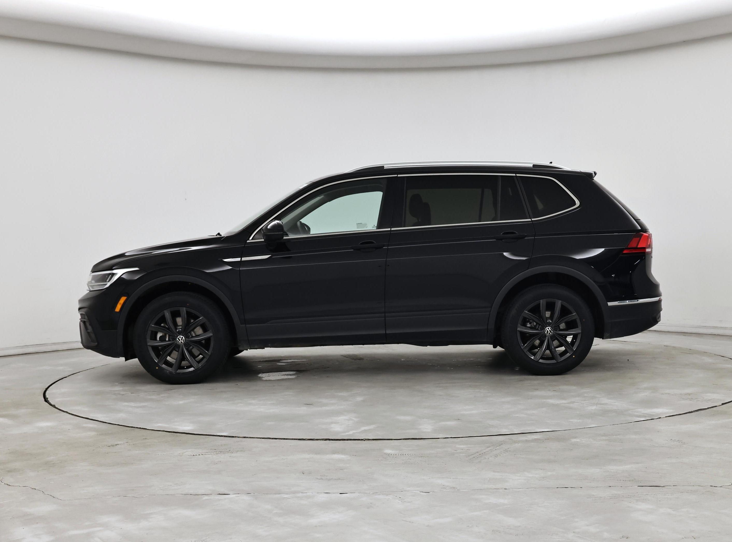 Thumbnail: 2024 Volkswagen Tiguan - 3