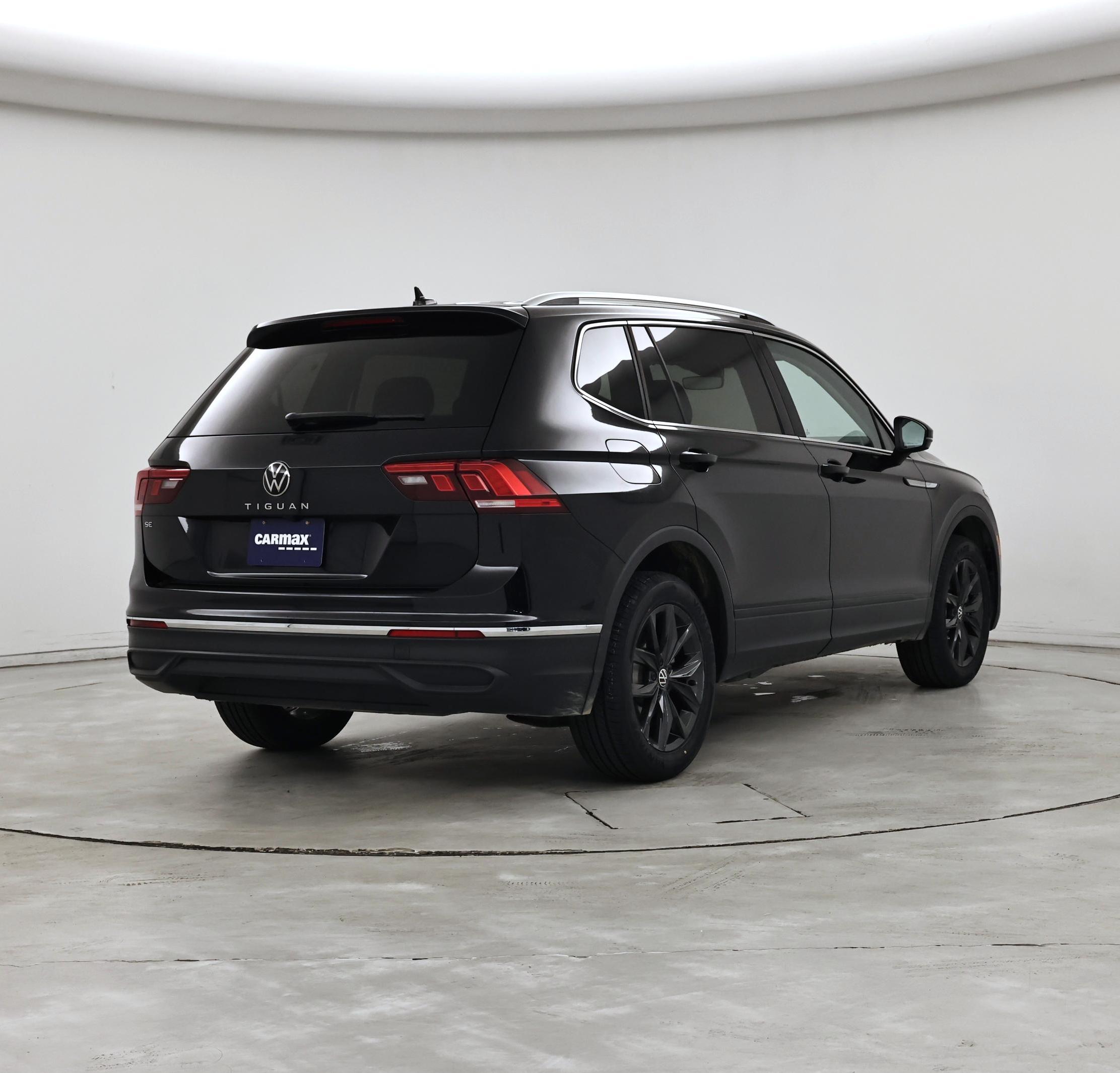 Thumbnail: 2024 Volkswagen Tiguan - 8