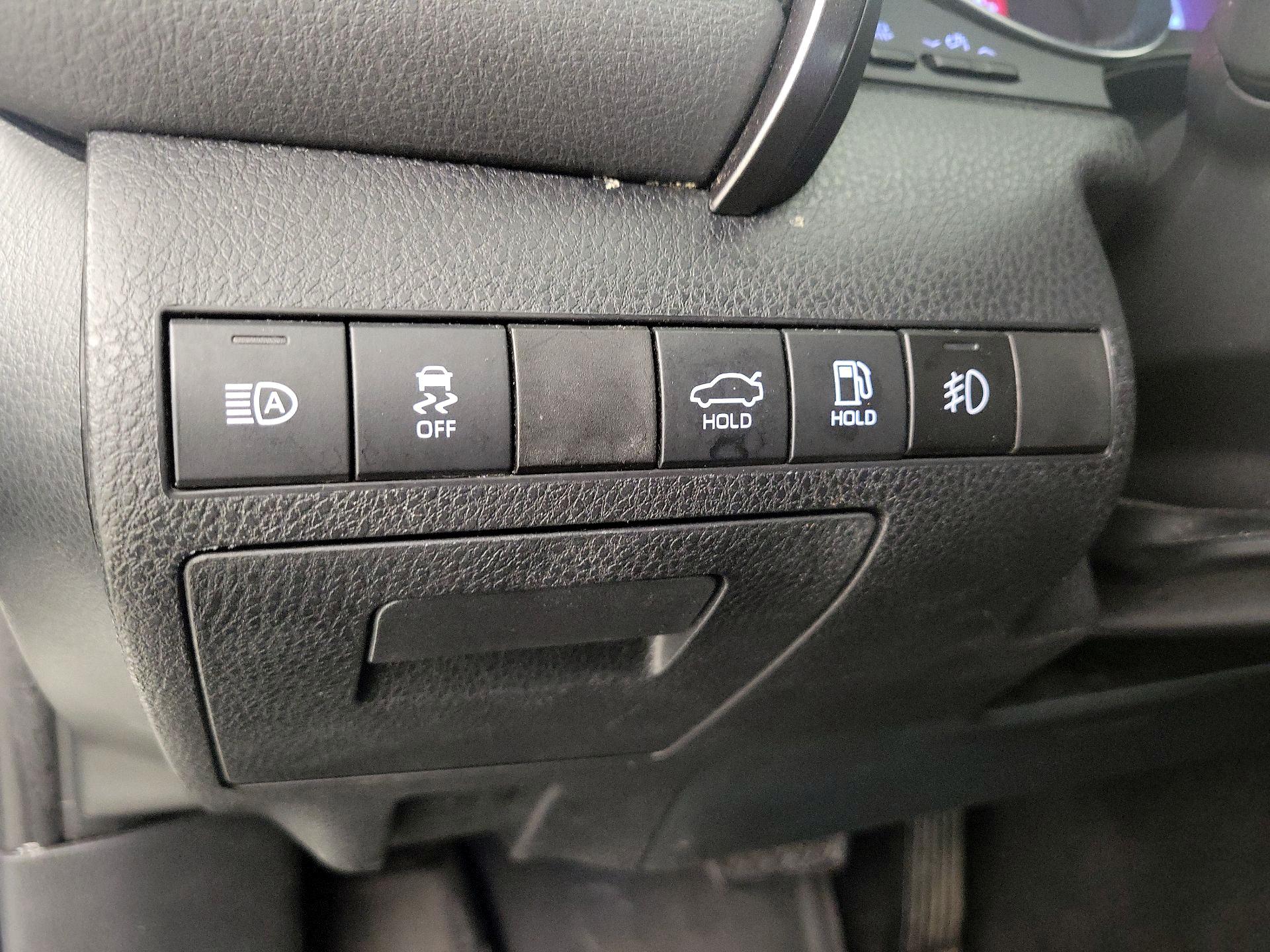 Thumbnail: 2020 Toyota Camry - 13