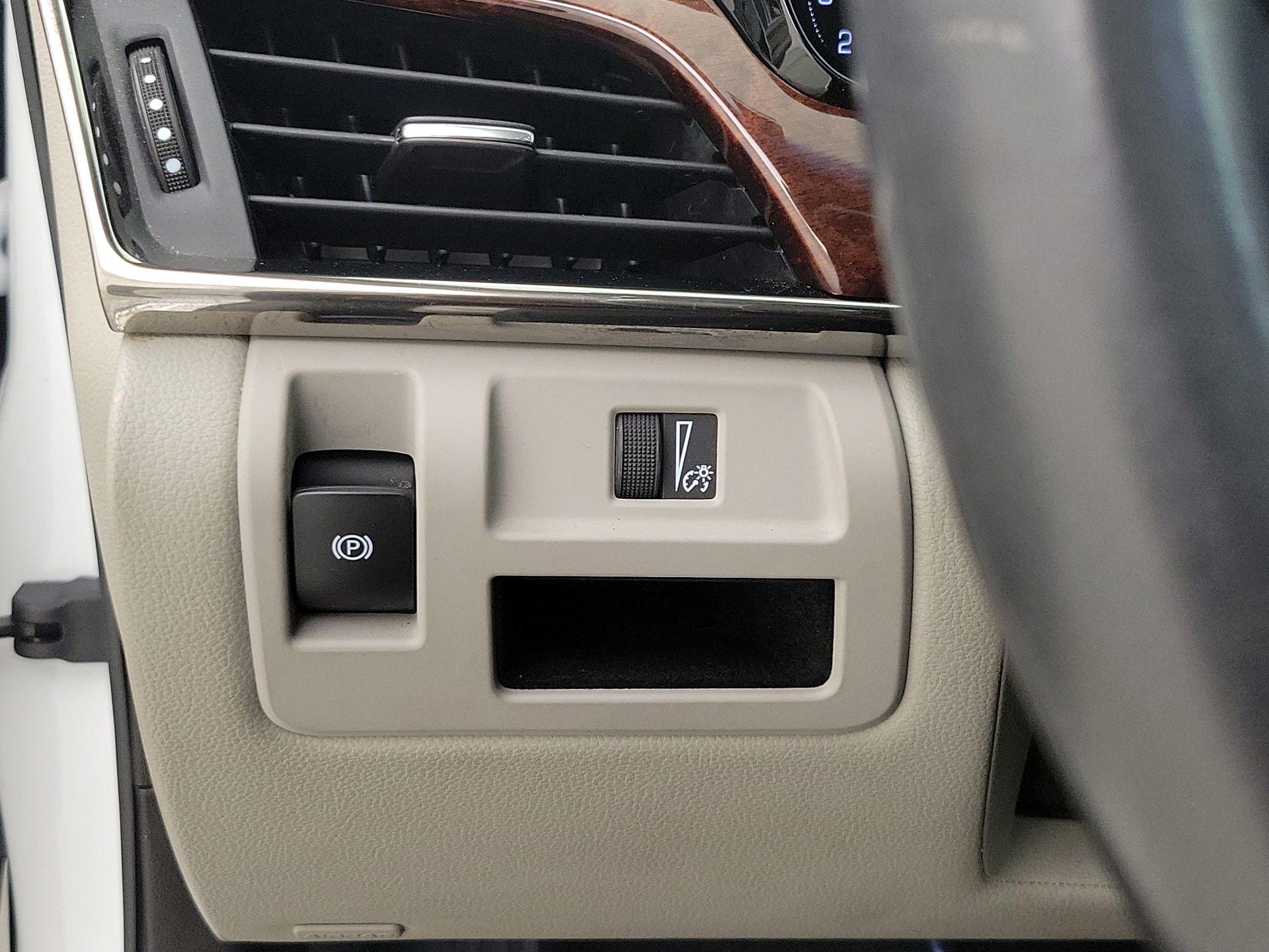 Thumbnail: 2019 Cadillac CTS - 13