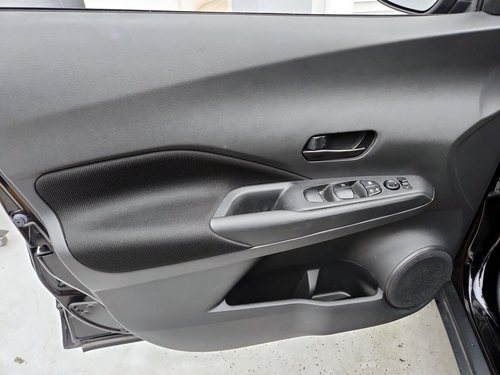 Thumbnail: 2021 Nissan Kicks - 12