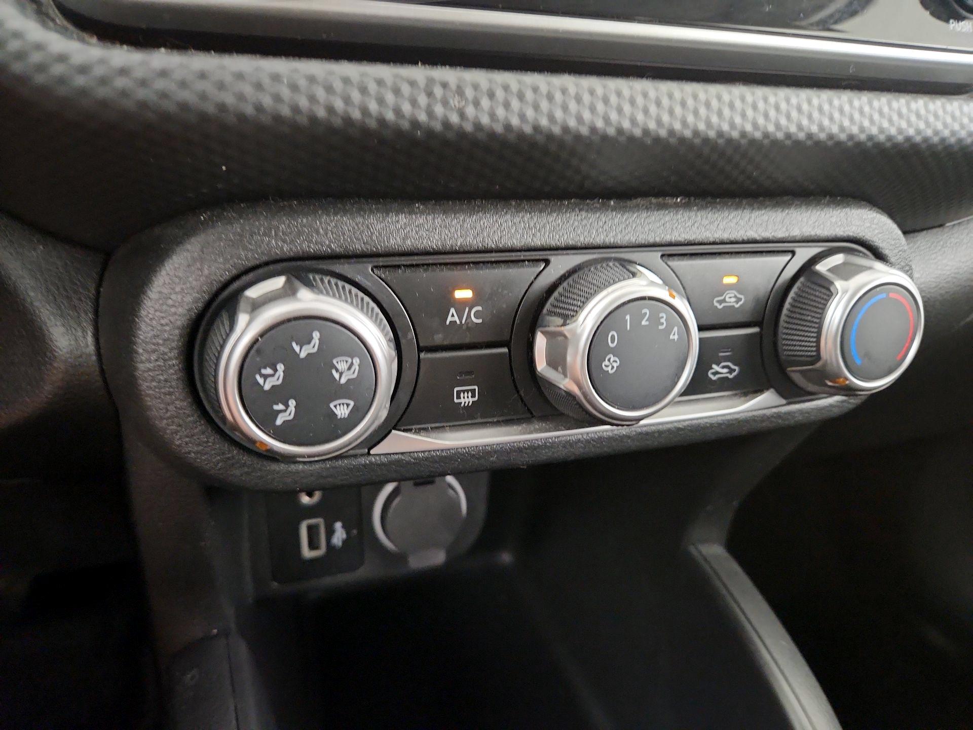 Thumbnail: 2021 Nissan Kicks - 16