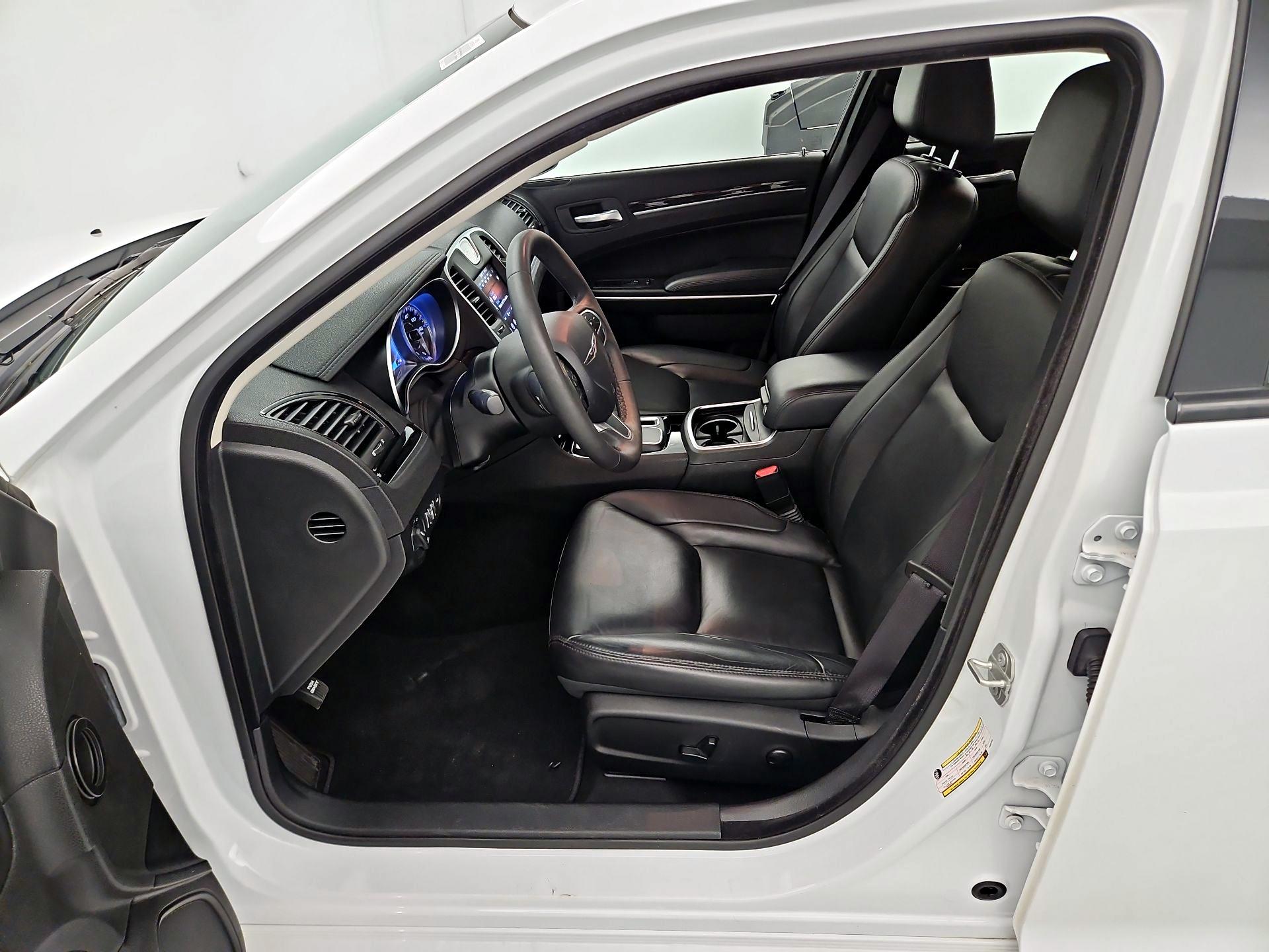 Thumbnail: 2023 Chrysler 300 - 11