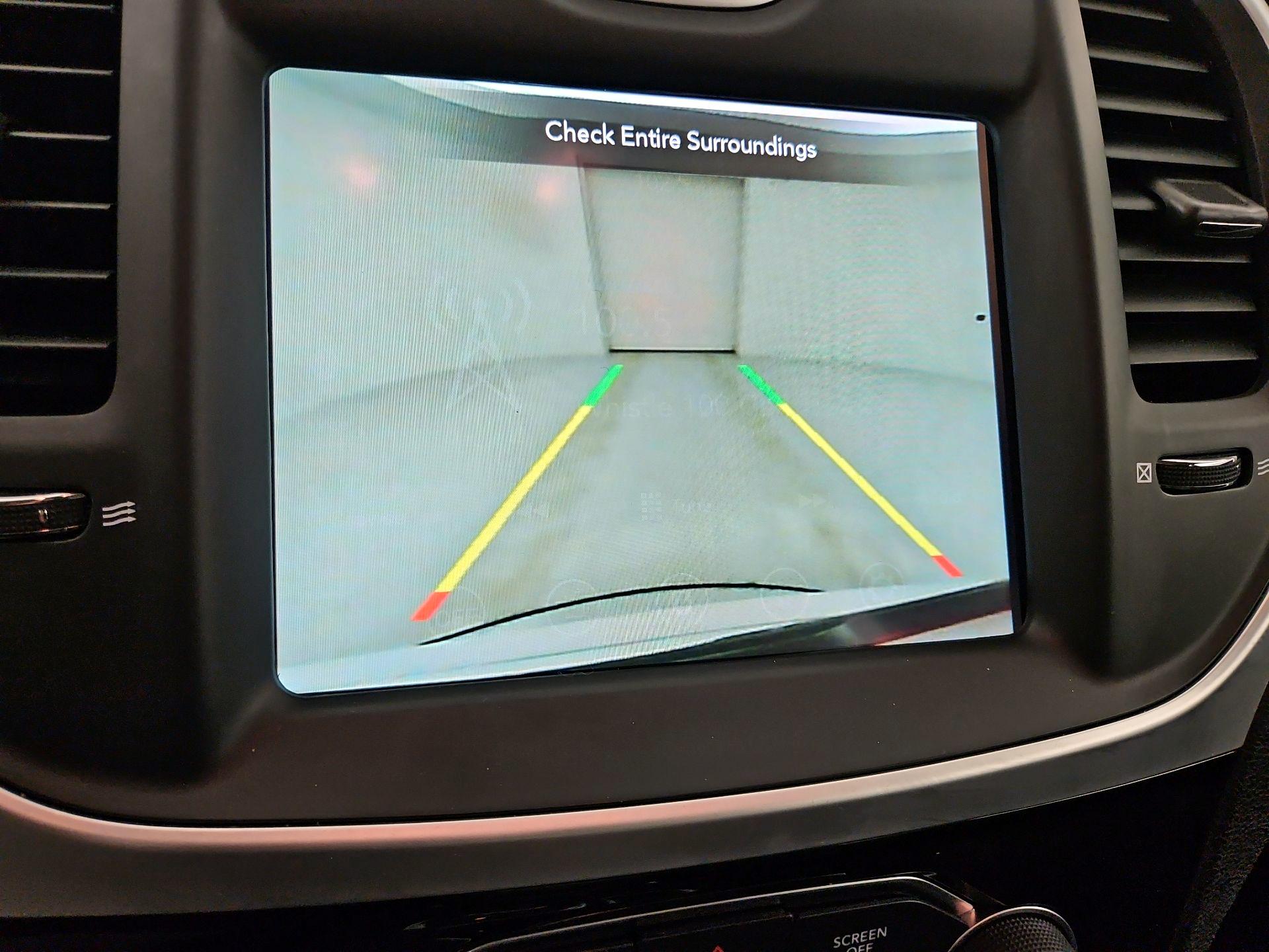 Thumbnail: 2023 Chrysler 300 - 14