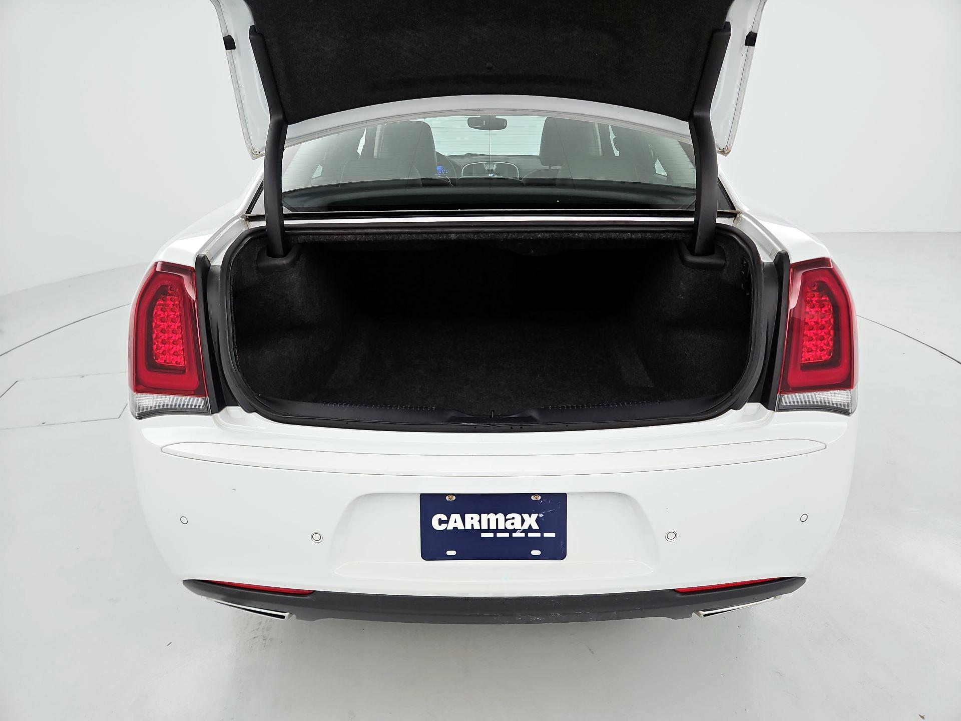 Thumbnail: 2023 Chrysler 300 - 19