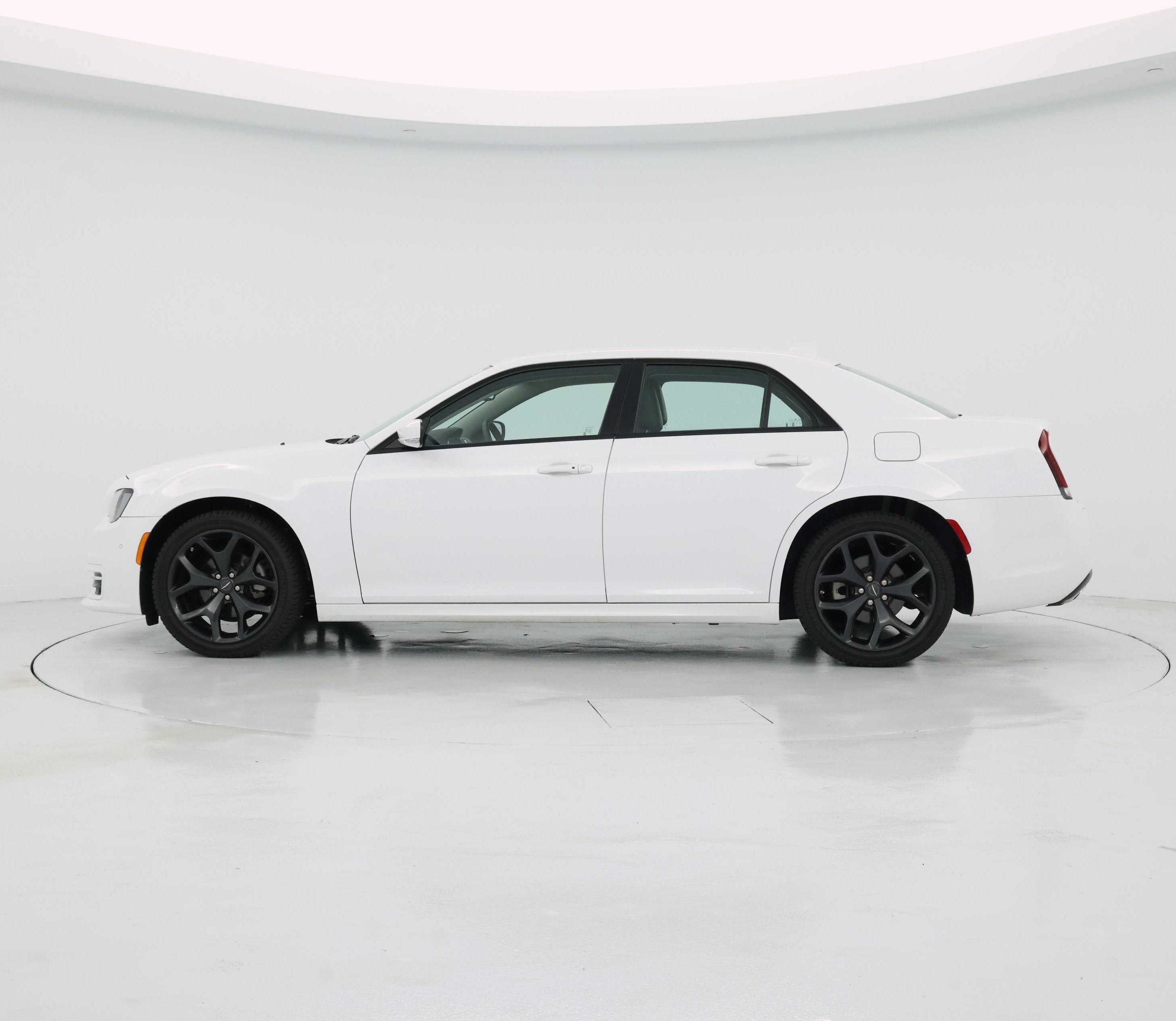 Thumbnail: 2023 Chrysler 300 - 3