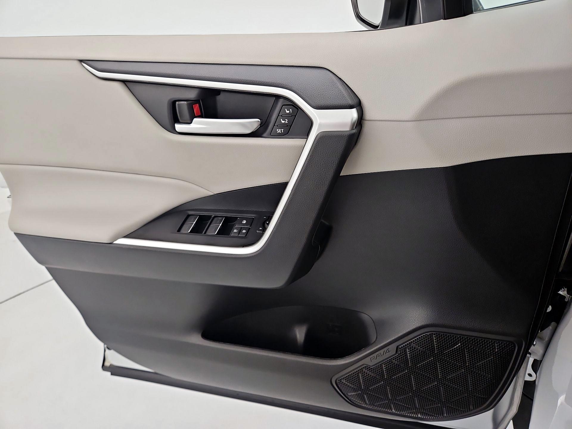 Thumbnail: 2024 Toyota RAV4 - 12