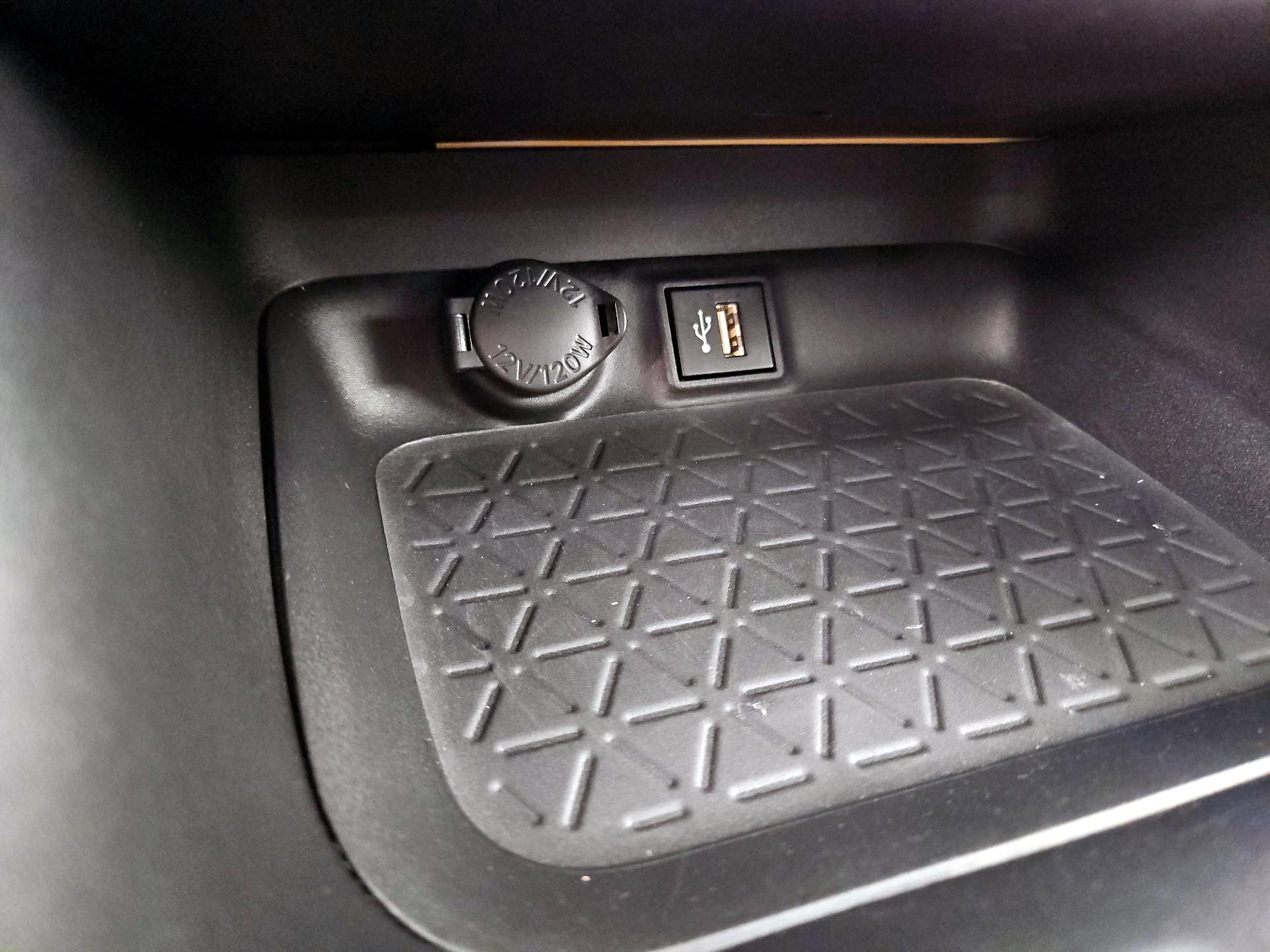 Thumbnail: 2024 Toyota RAV4 - 18