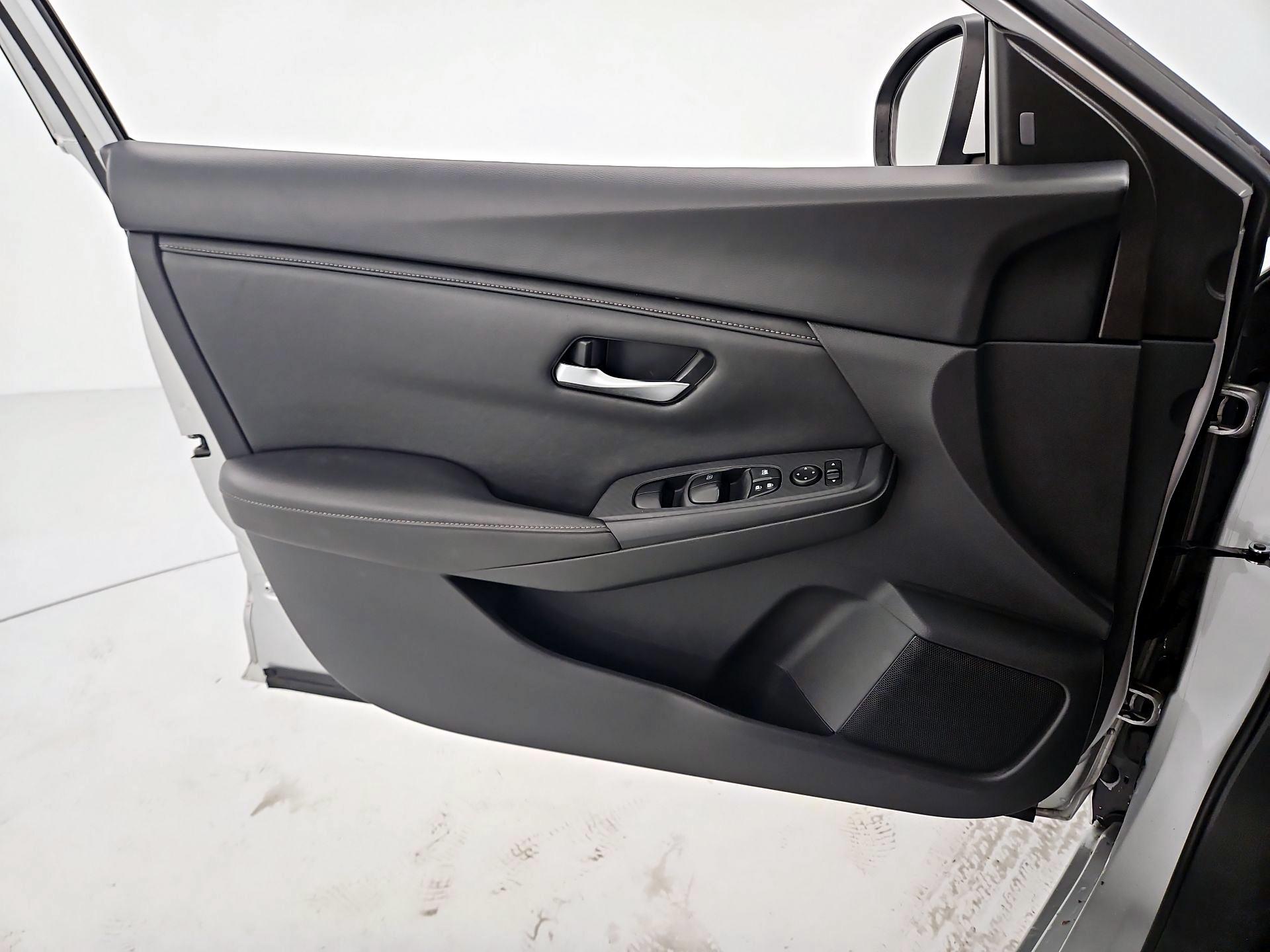 Thumbnail: 2023 Nissan Sentra - 12