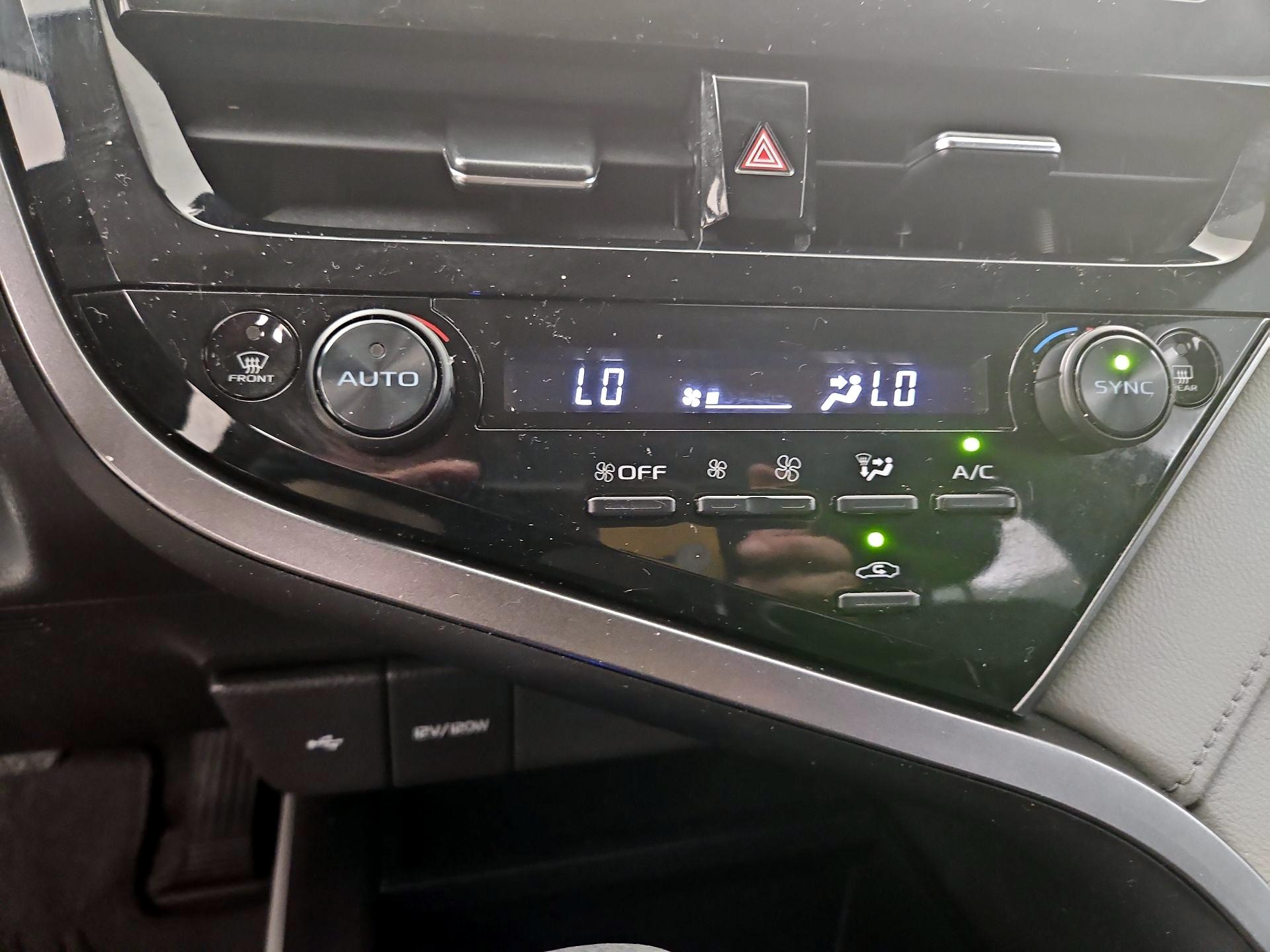 Thumbnail: 2022 Toyota Camry - 16