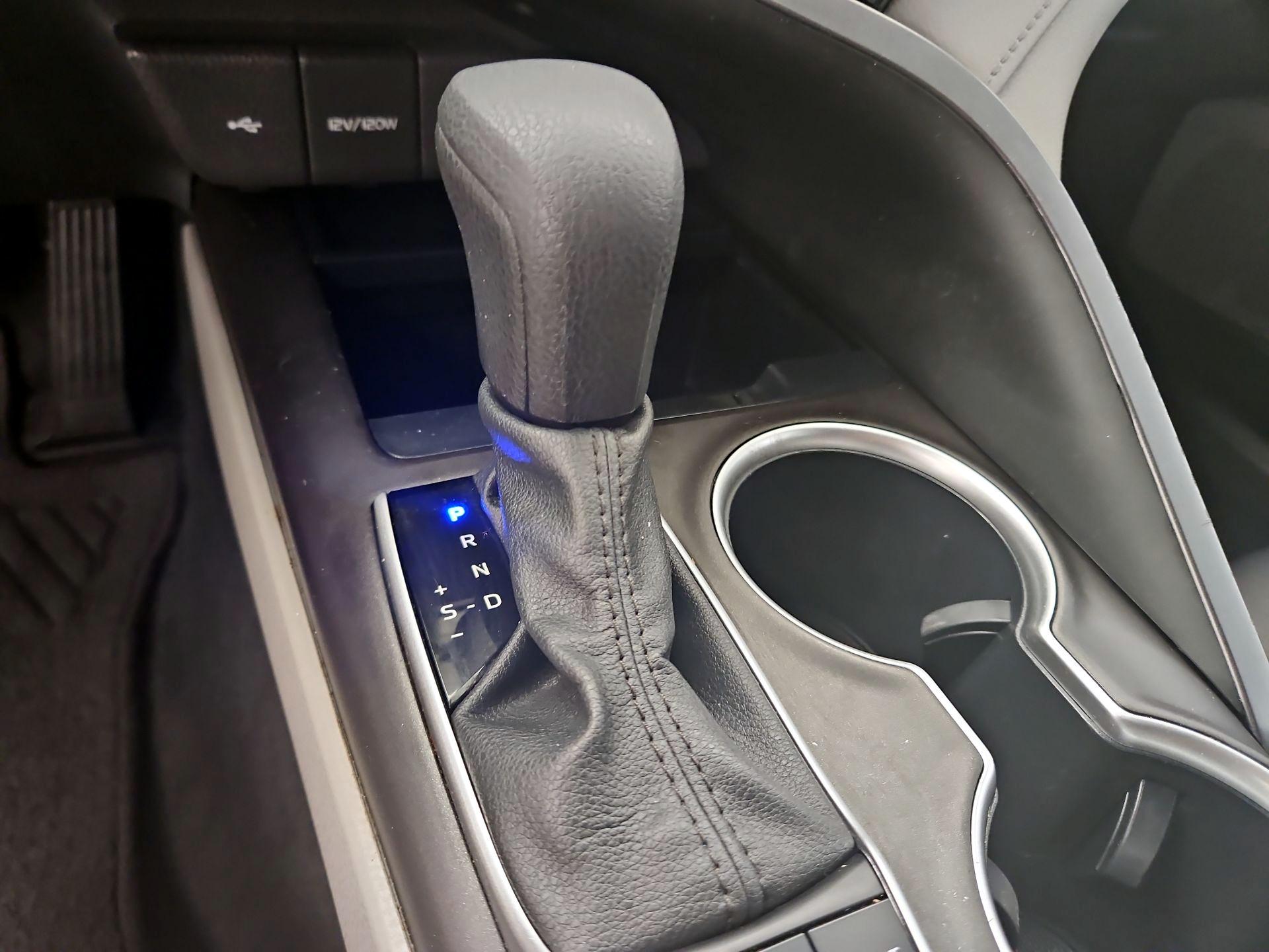 Thumbnail: 2022 Toyota Camry - 17