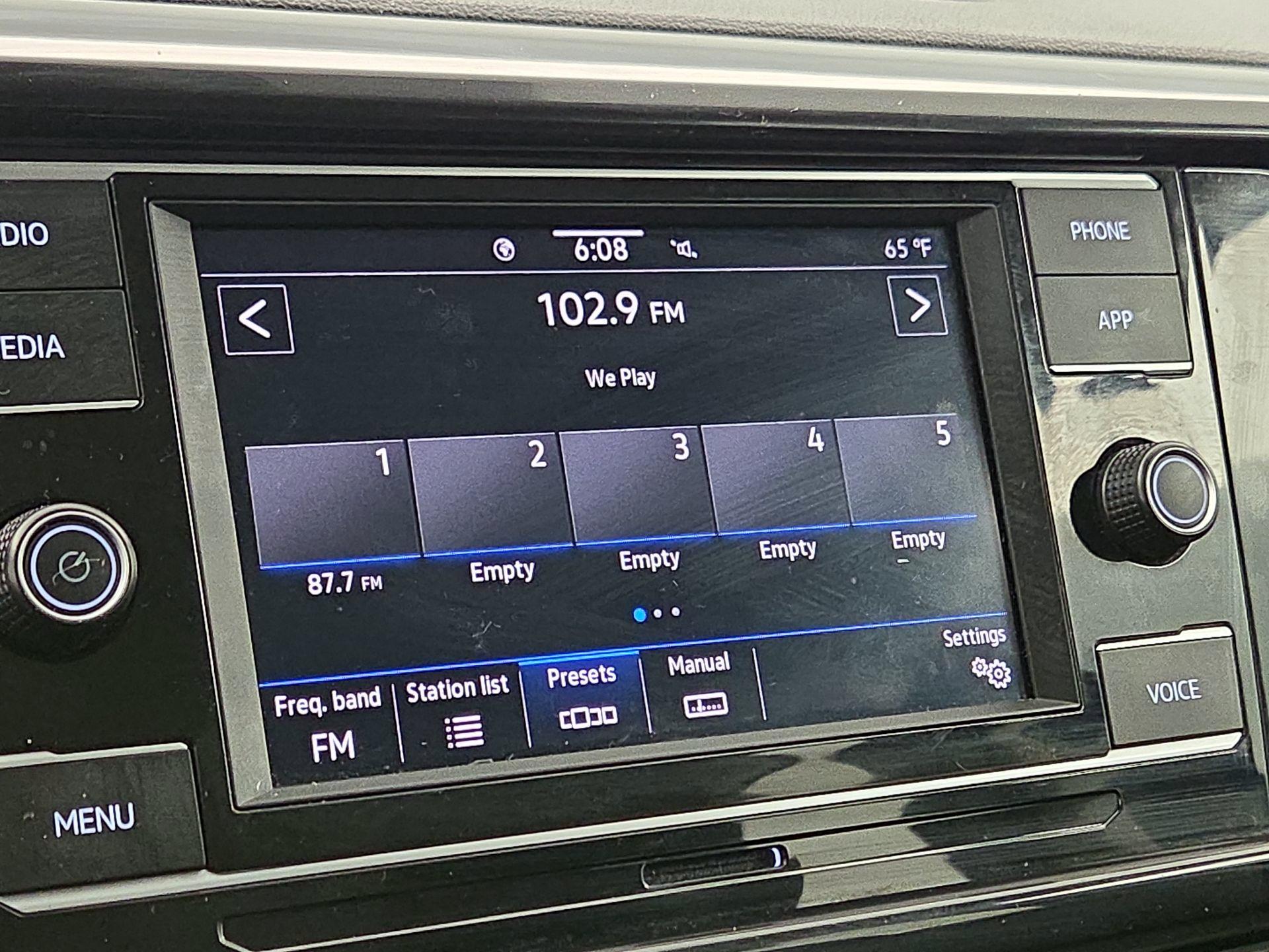 Thumbnail: 2024 Volkswagen Taos - 15