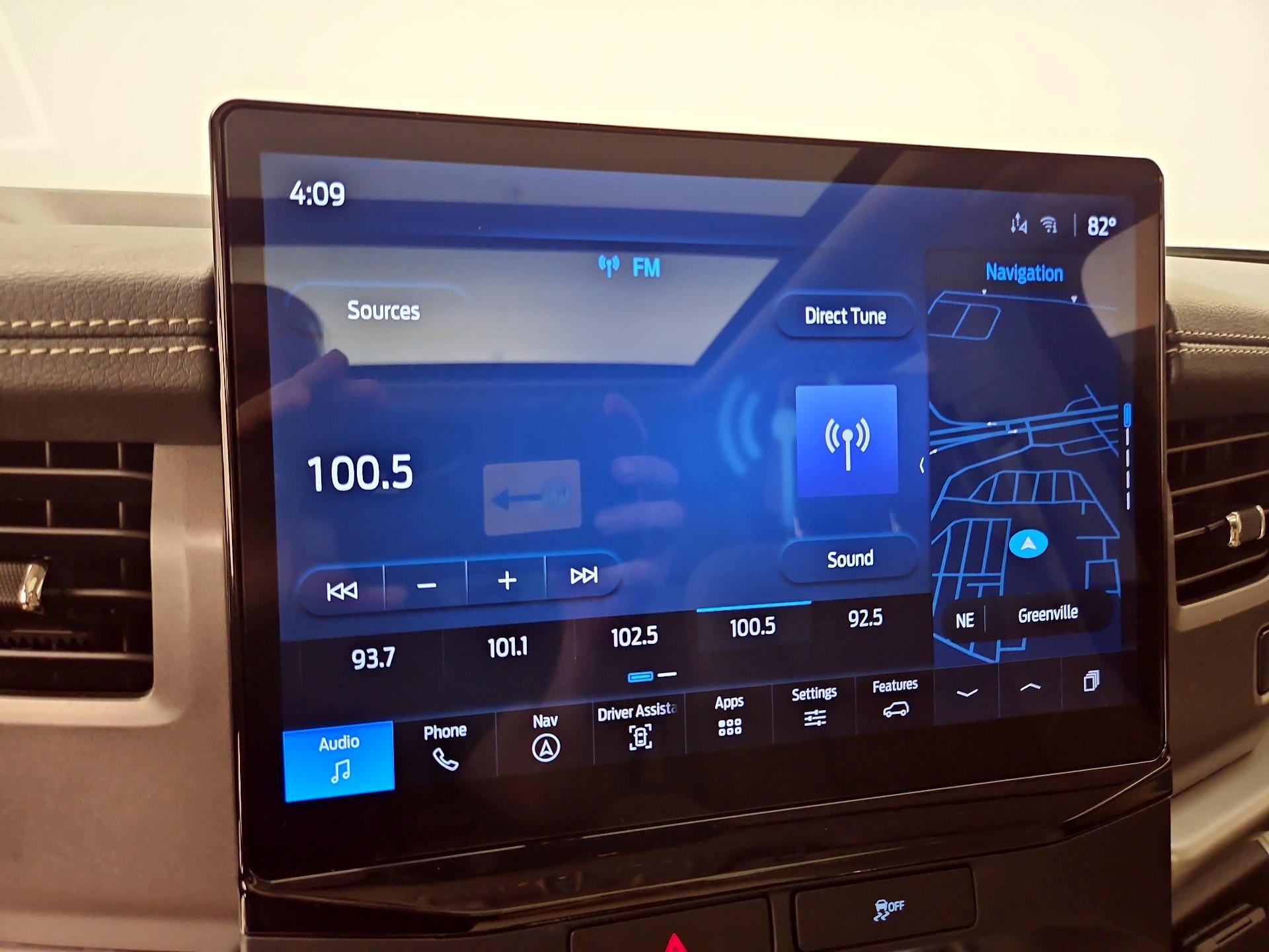 Thumbnail: 2022 Ford Expedition - 16