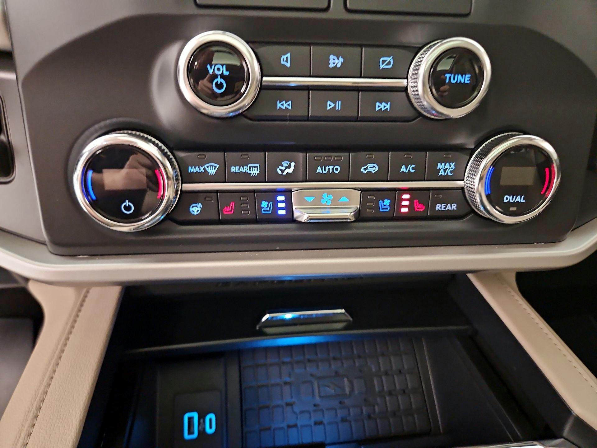 Thumbnail: 2022 Ford Expedition - 17