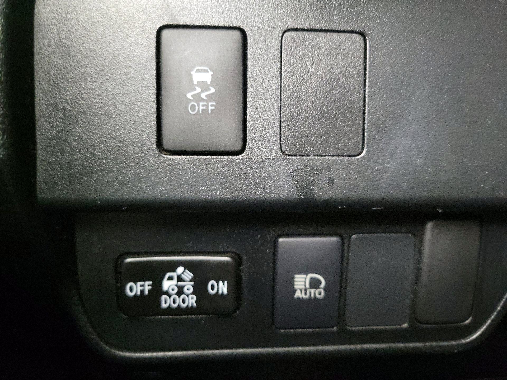 Thumbnail: 2021 Toyota Tacoma - 13