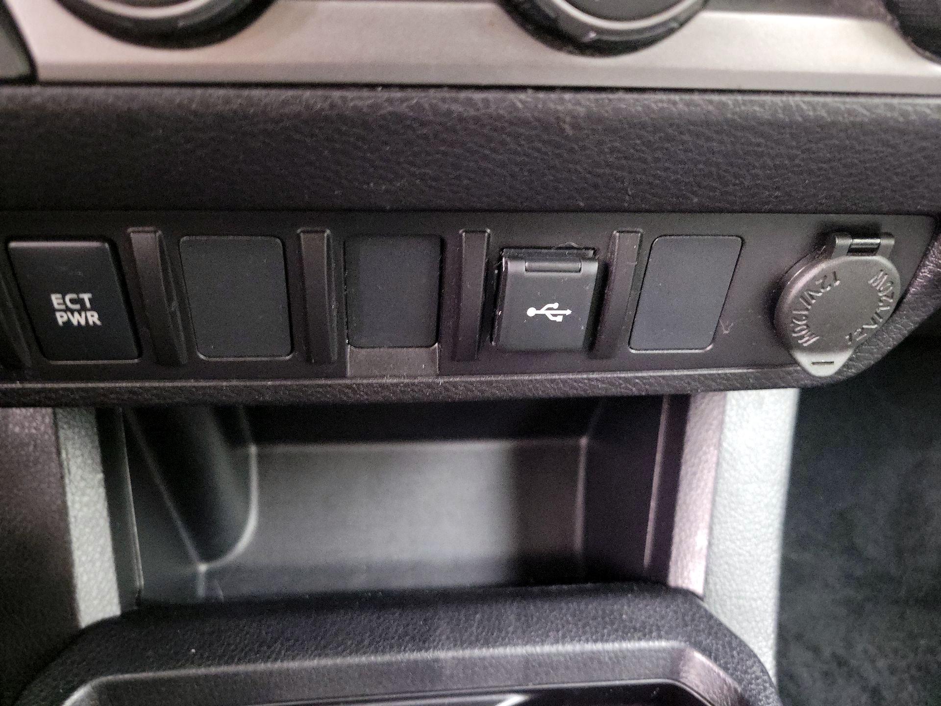 Thumbnail: 2021 Toyota Tacoma - 18