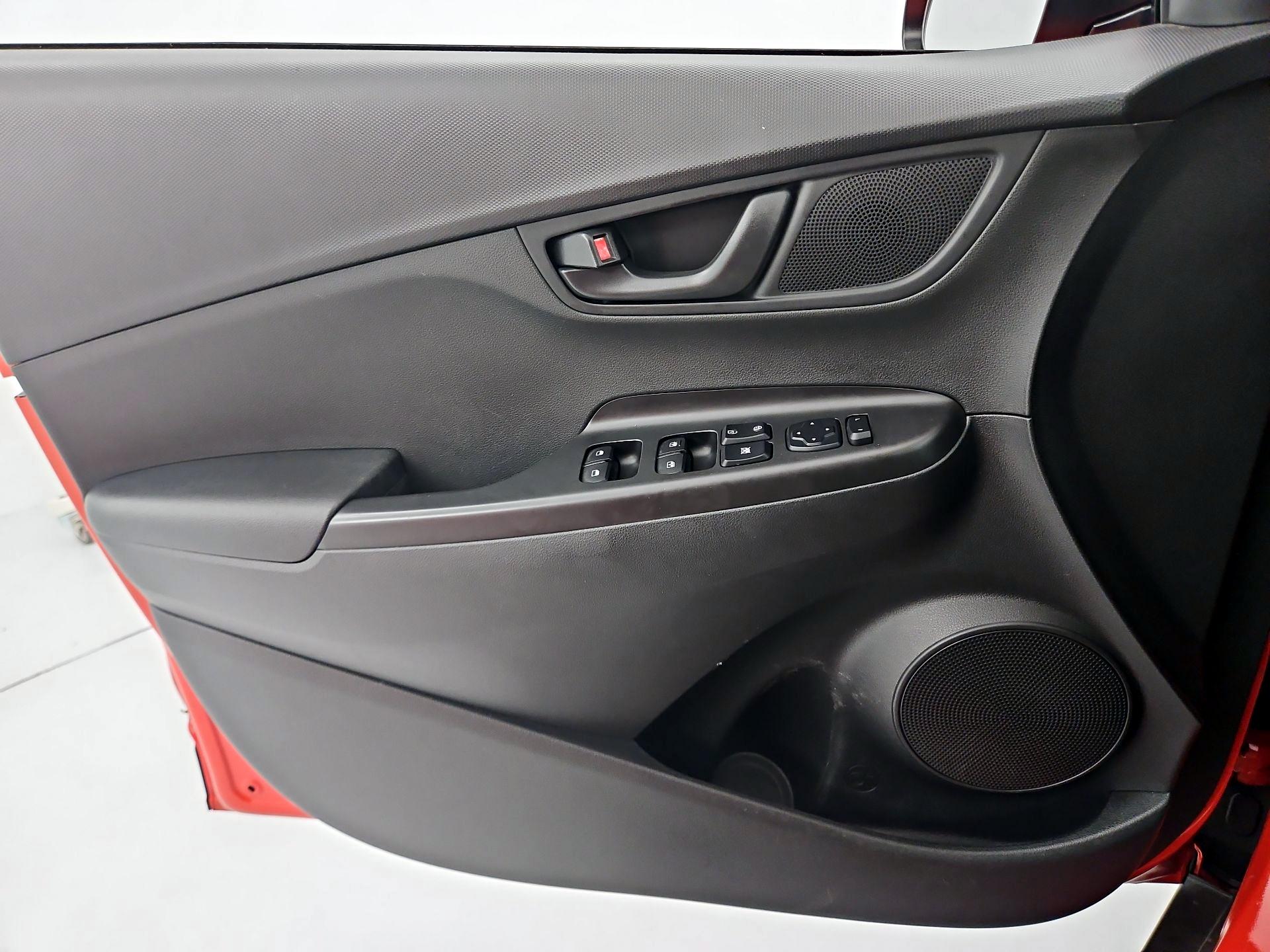 Thumbnail: 2020 Hyundai Kona - 12