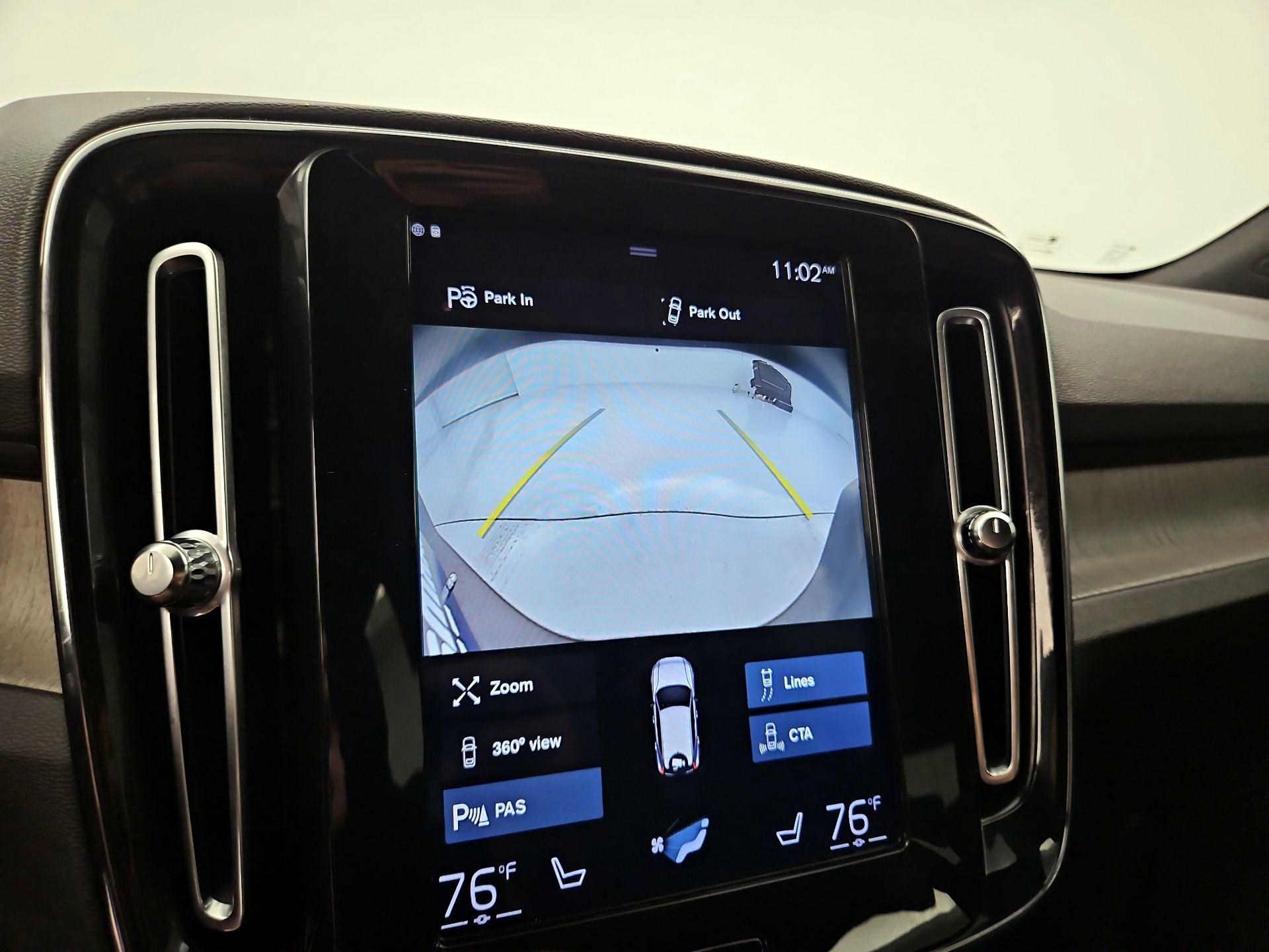 Thumbnail: 2019 Volvo XC40 - 15