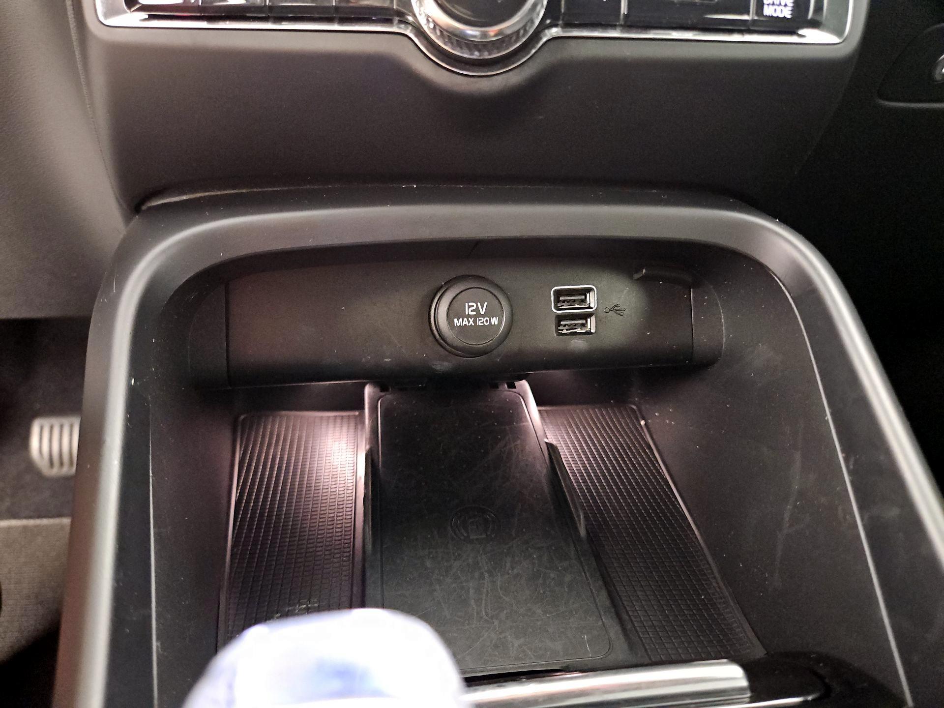 Thumbnail: 2019 Volvo XC40 - 19