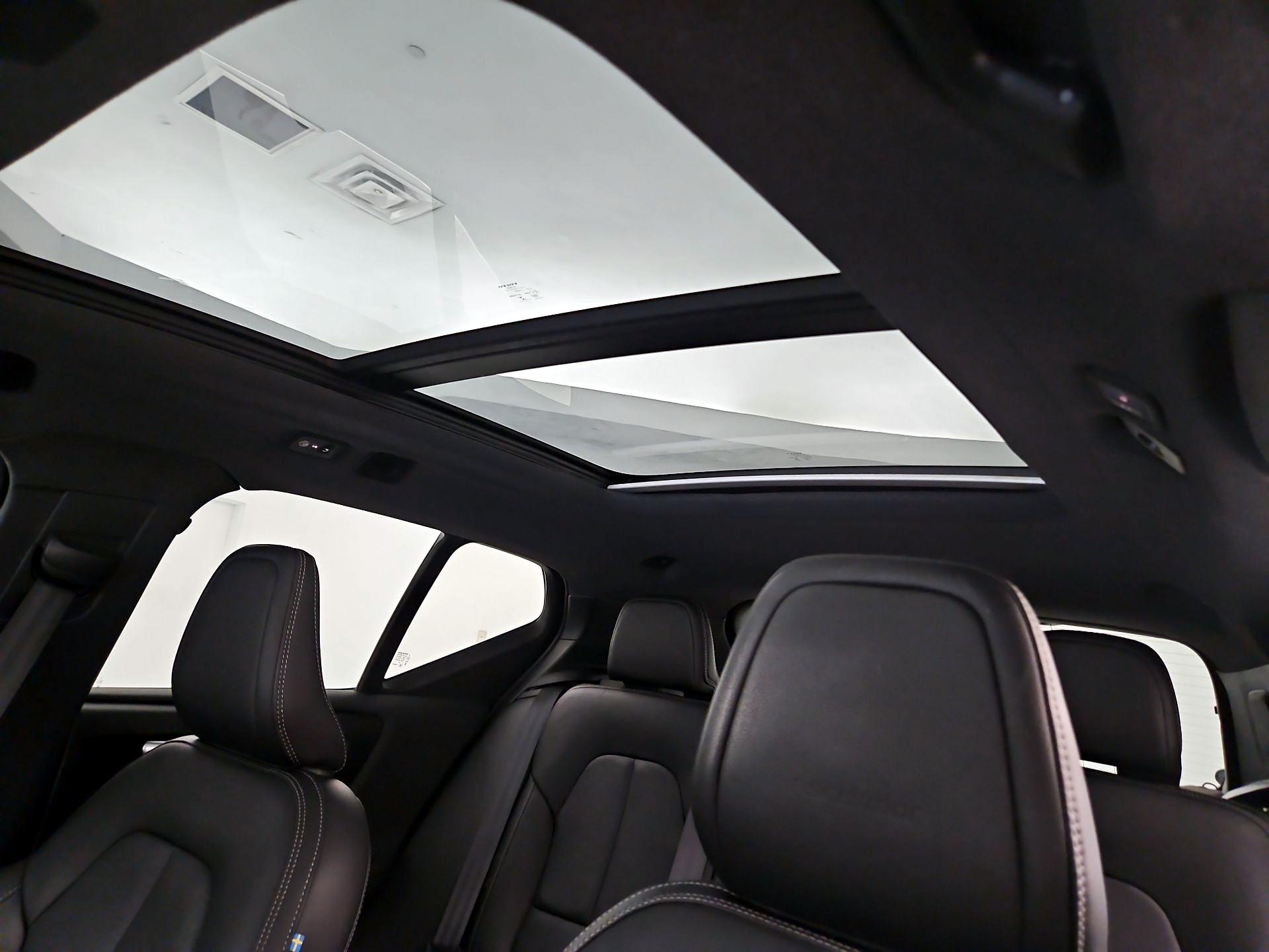 Thumbnail: 2019 Volvo XC40 - 20