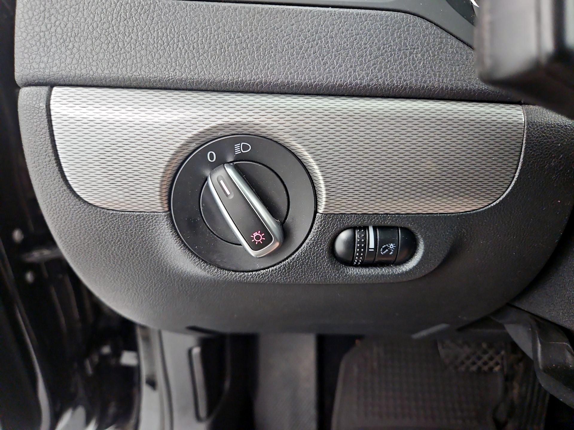 Thumbnail: 2017 Volkswagen Jetta - 13