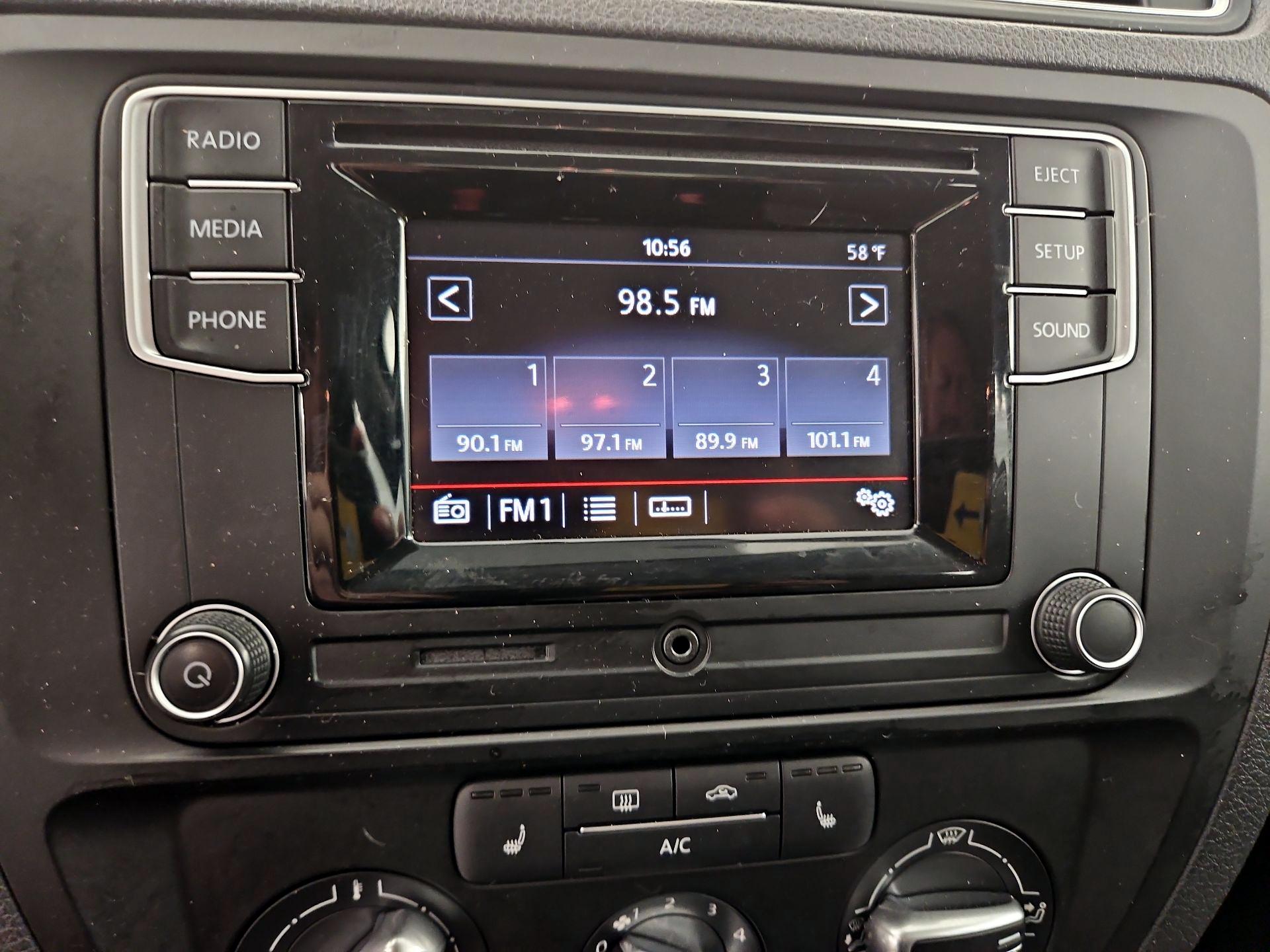 Thumbnail: 2017 Volkswagen Jetta - 15