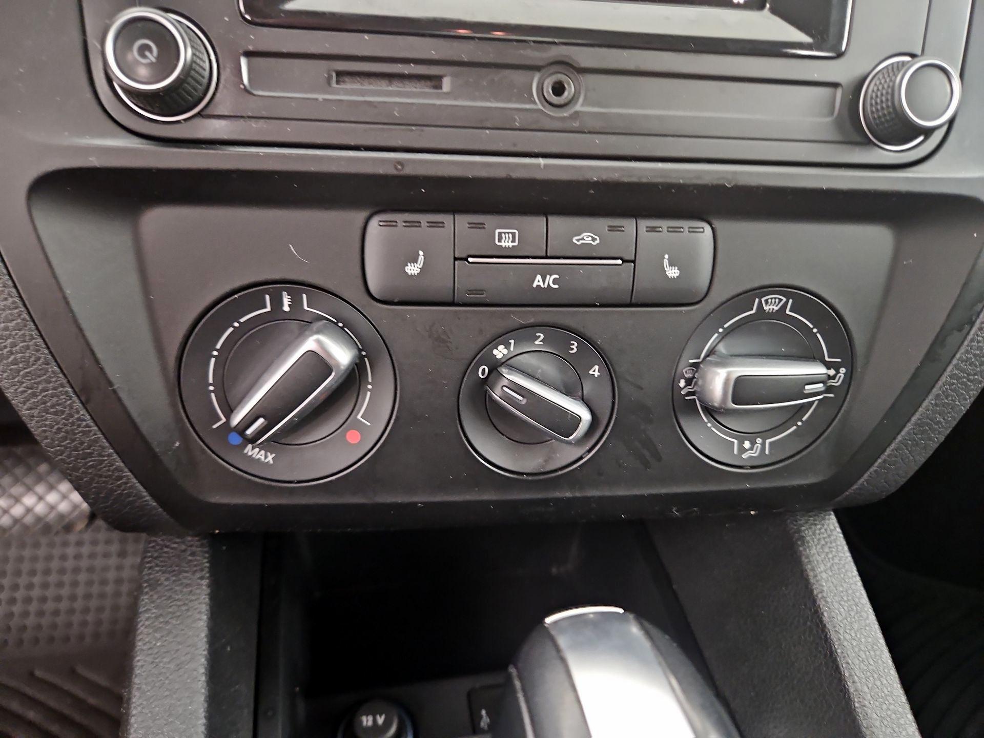 Thumbnail: 2017 Volkswagen Jetta - 16