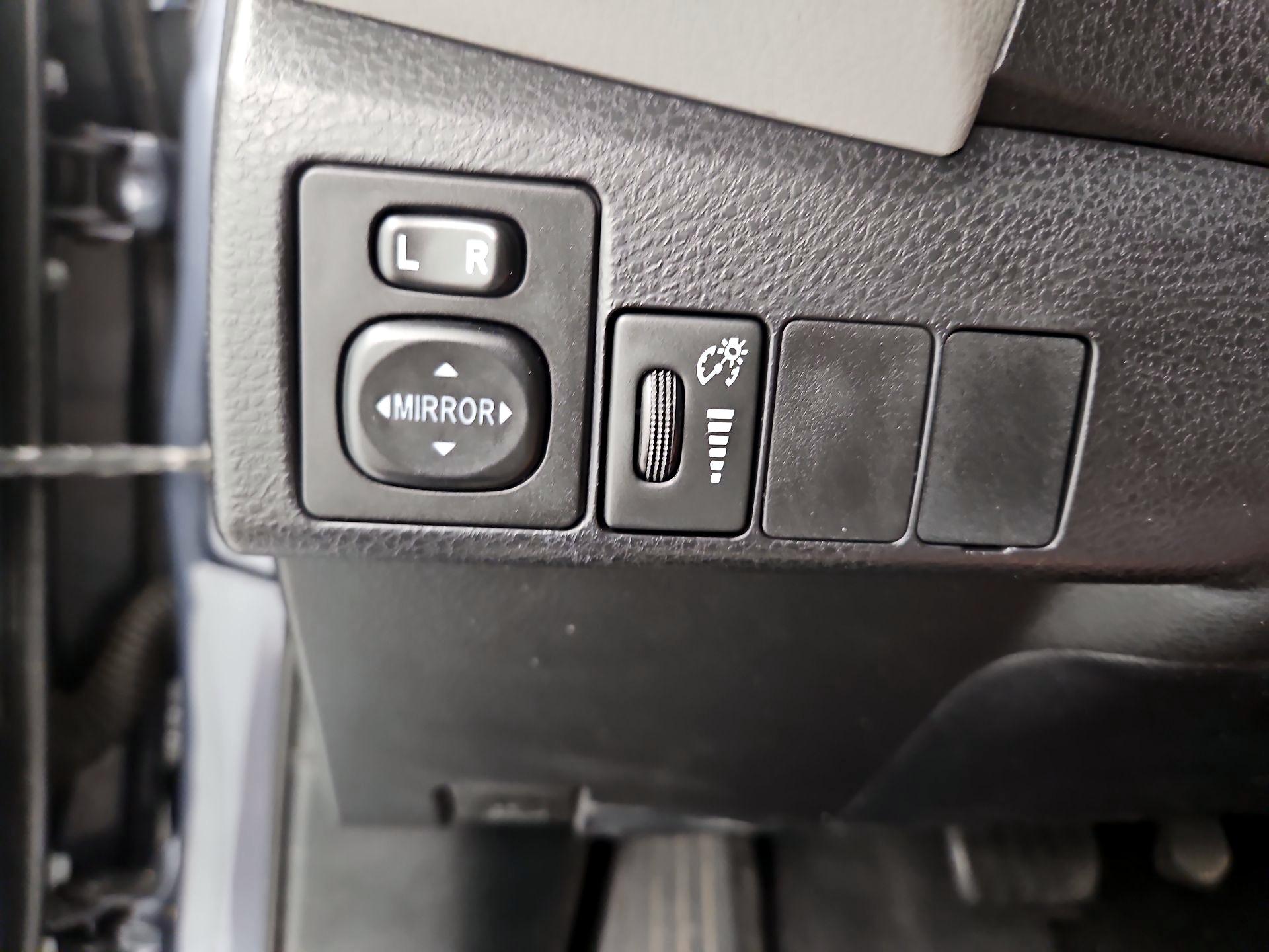 Thumbnail: 2016 Toyota Corolla - 13