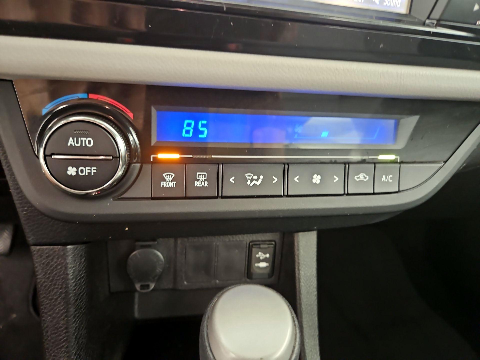 Thumbnail: 2016 Toyota Corolla - 16