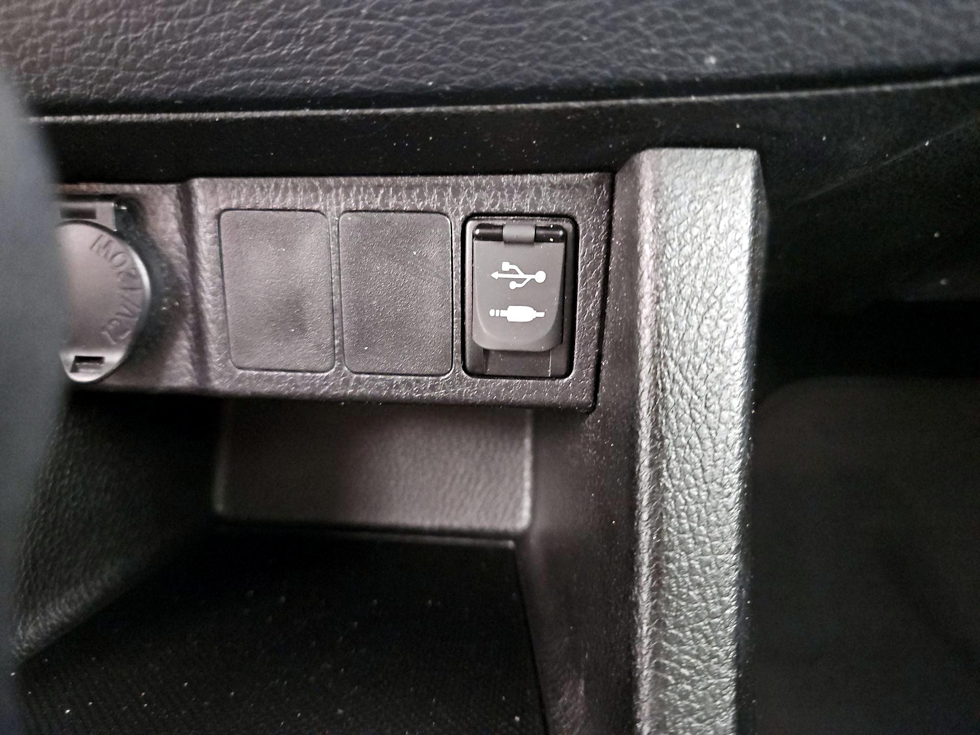 Thumbnail: 2016 Toyota Corolla - 18