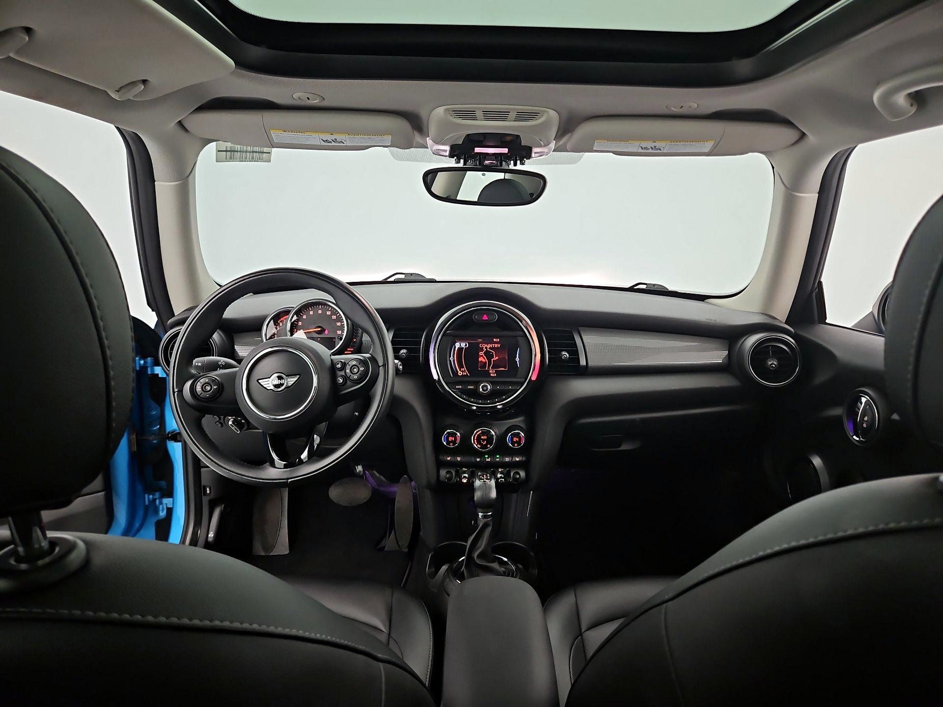 Thumbnail: 2016 MINI Cooper Hardtop - 9
