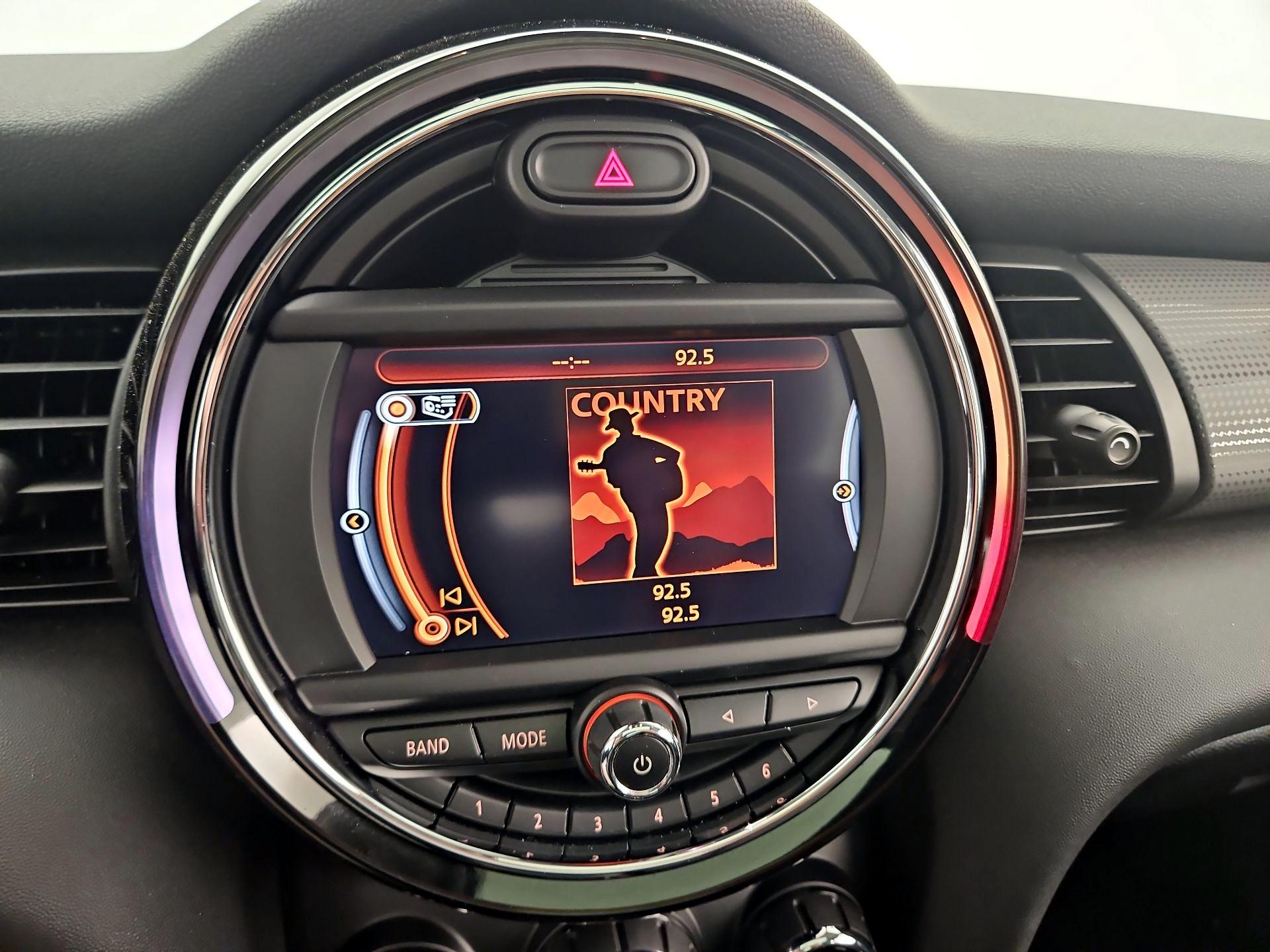 Thumbnail: 2016 MINI Cooper Hardtop - 14