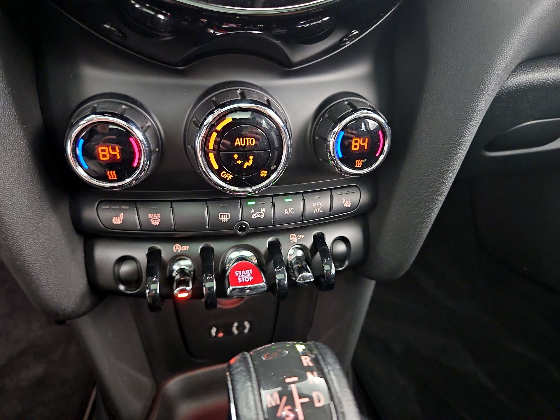 Thumbnail: 2016 MINI Cooper Hardtop - 15