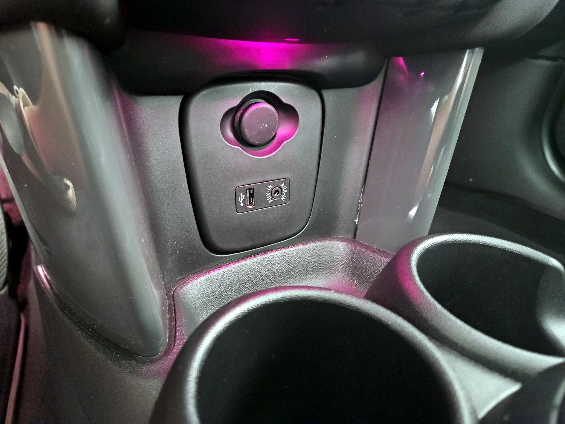 Thumbnail: 2016 MINI Cooper Hardtop - 17