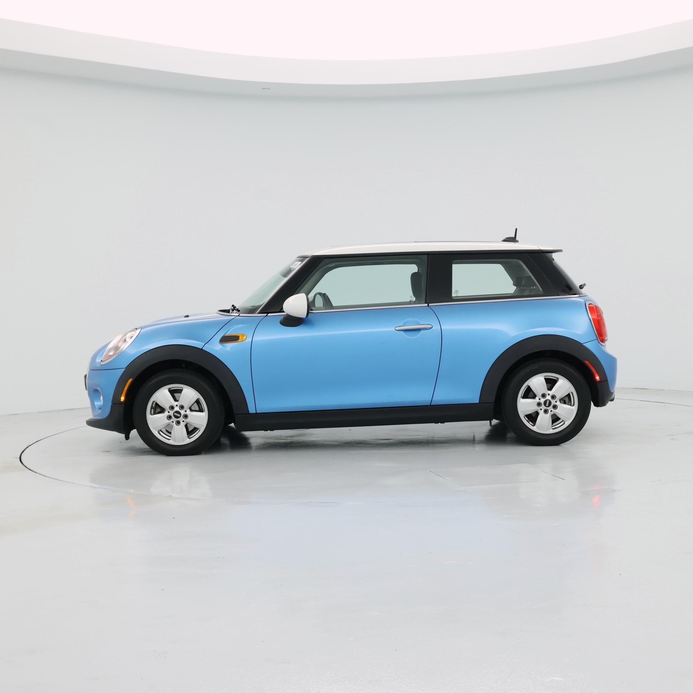 Thumbnail: 2016 MINI Cooper Hardtop - 3
