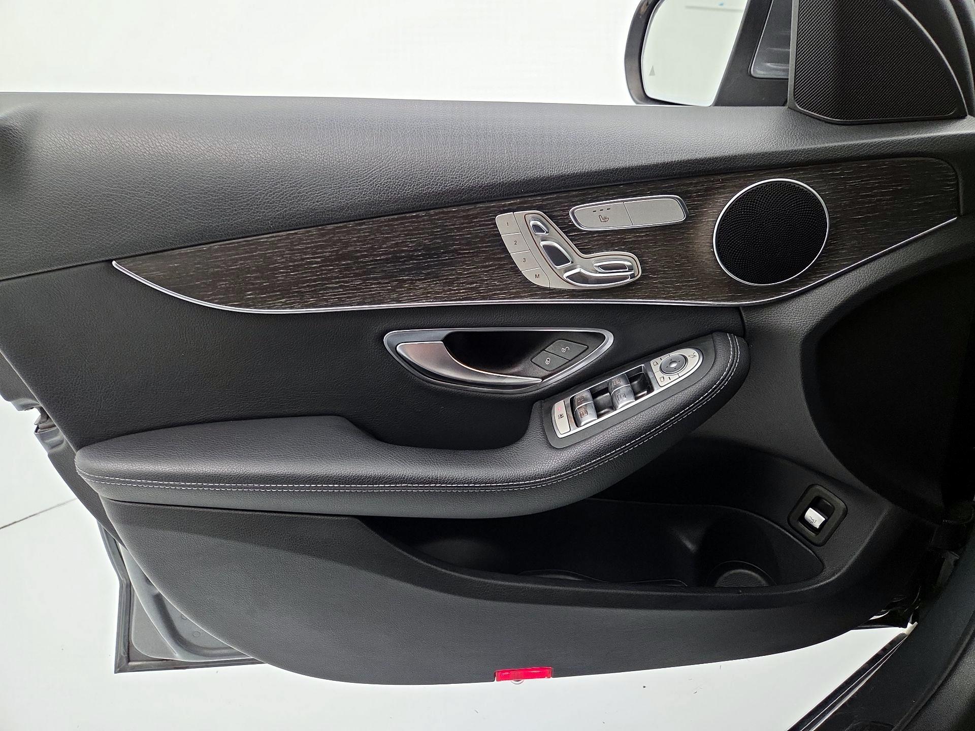 Thumbnail: 2019 Mercedes-Benz C-Class - 12
