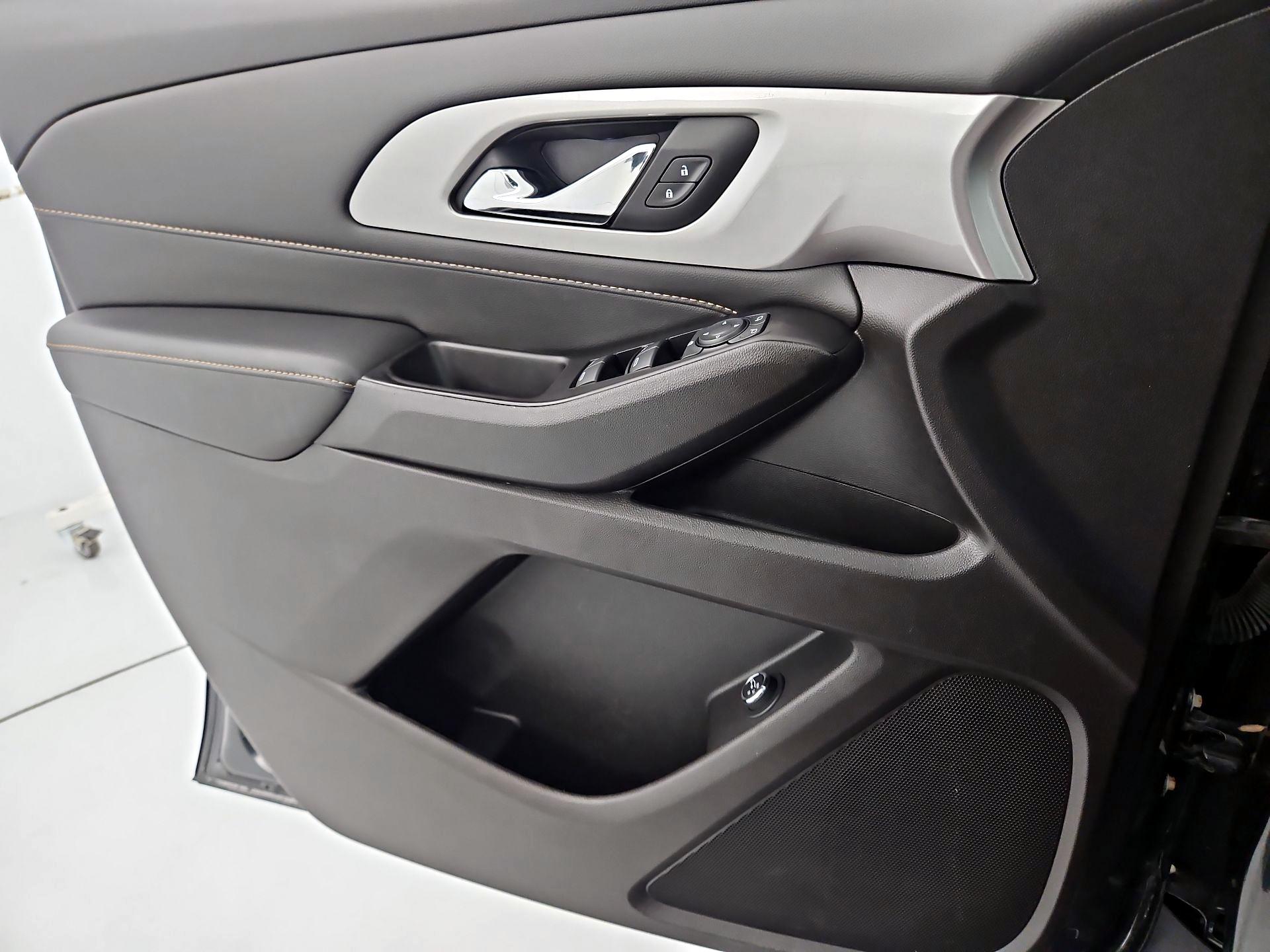 Thumbnail: 2019 Chevrolet Traverse - 12