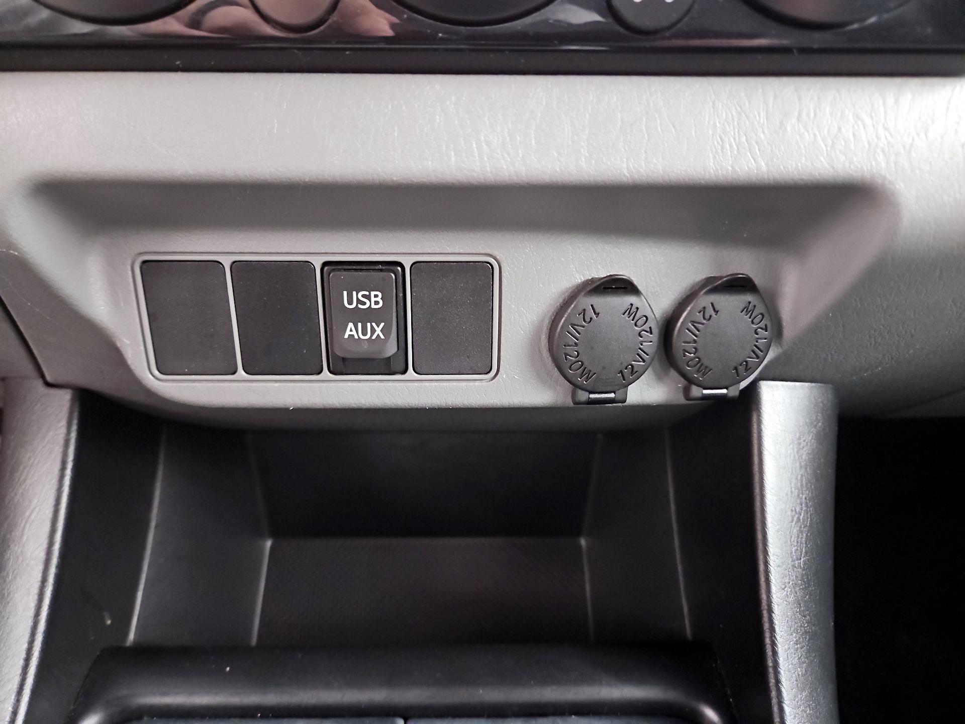 Thumbnail: 2015 Toyota Tacoma - 18