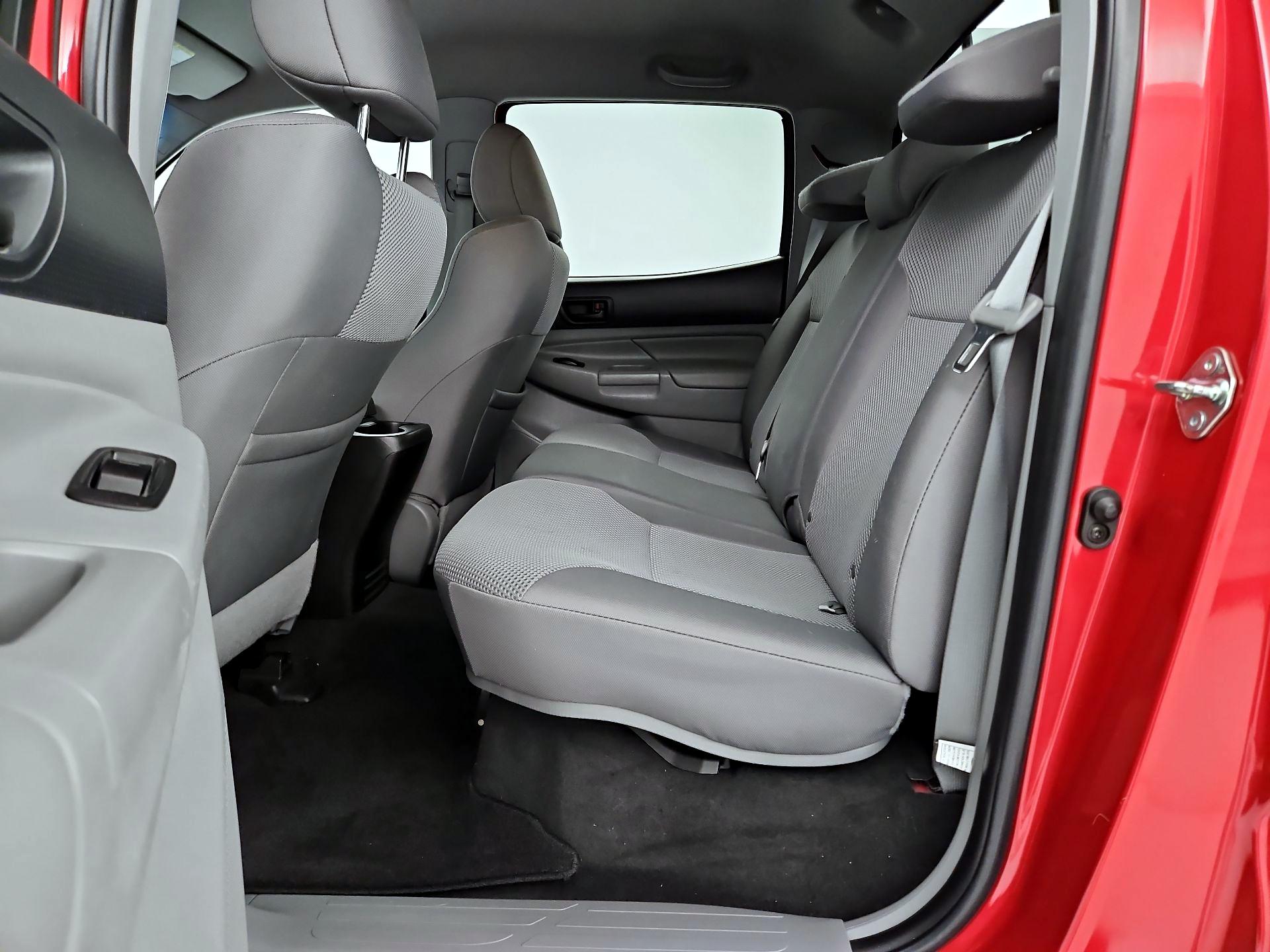 Thumbnail: 2015 Toyota Tacoma - 19