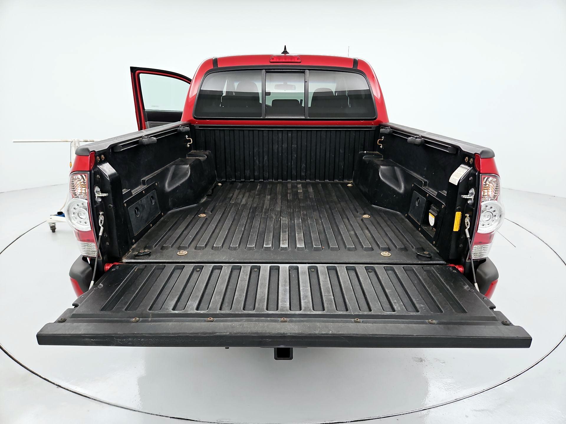 Thumbnail: 2015 Toyota Tacoma - 20