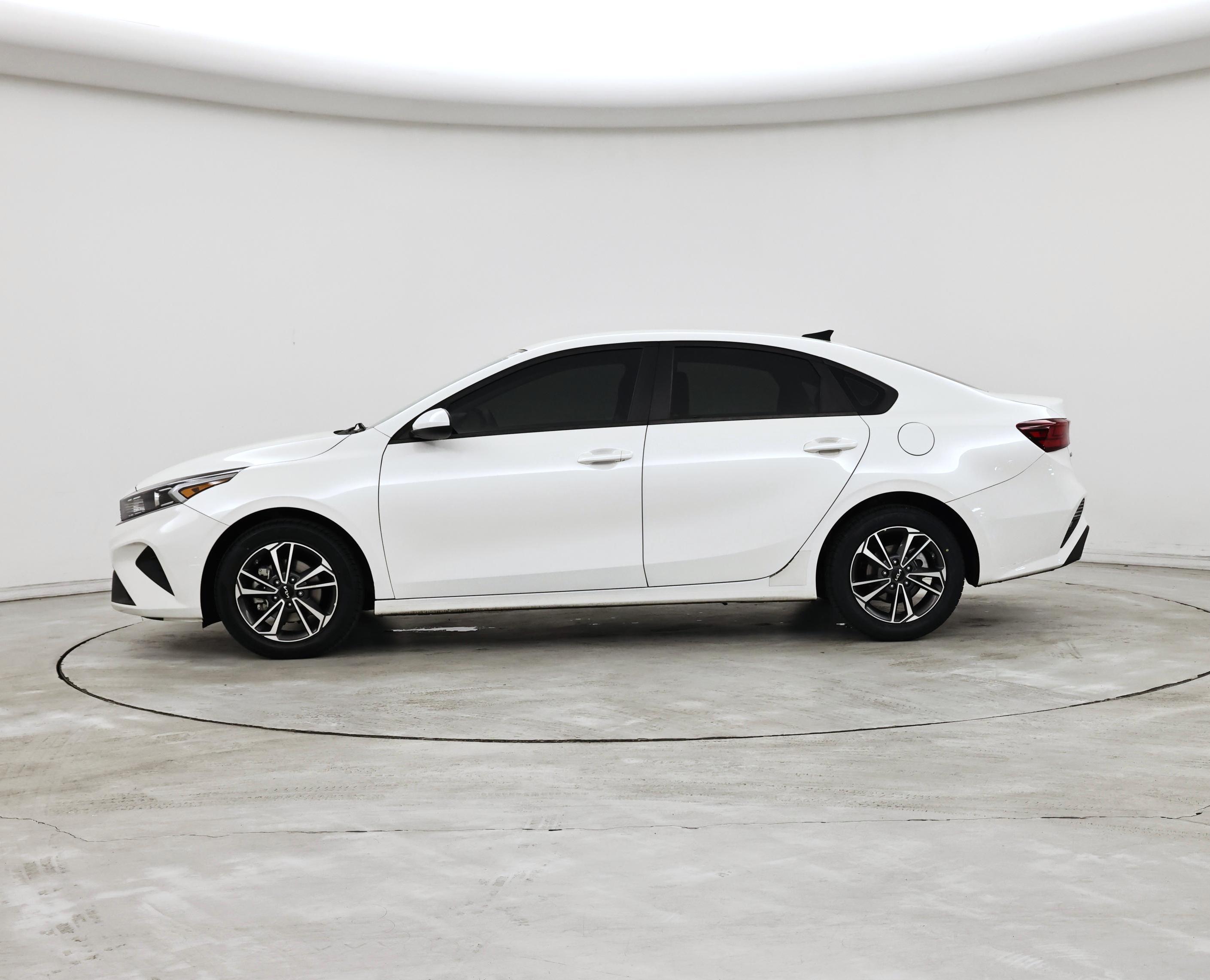 Thumbnail: 2024 Kia Forte - 3