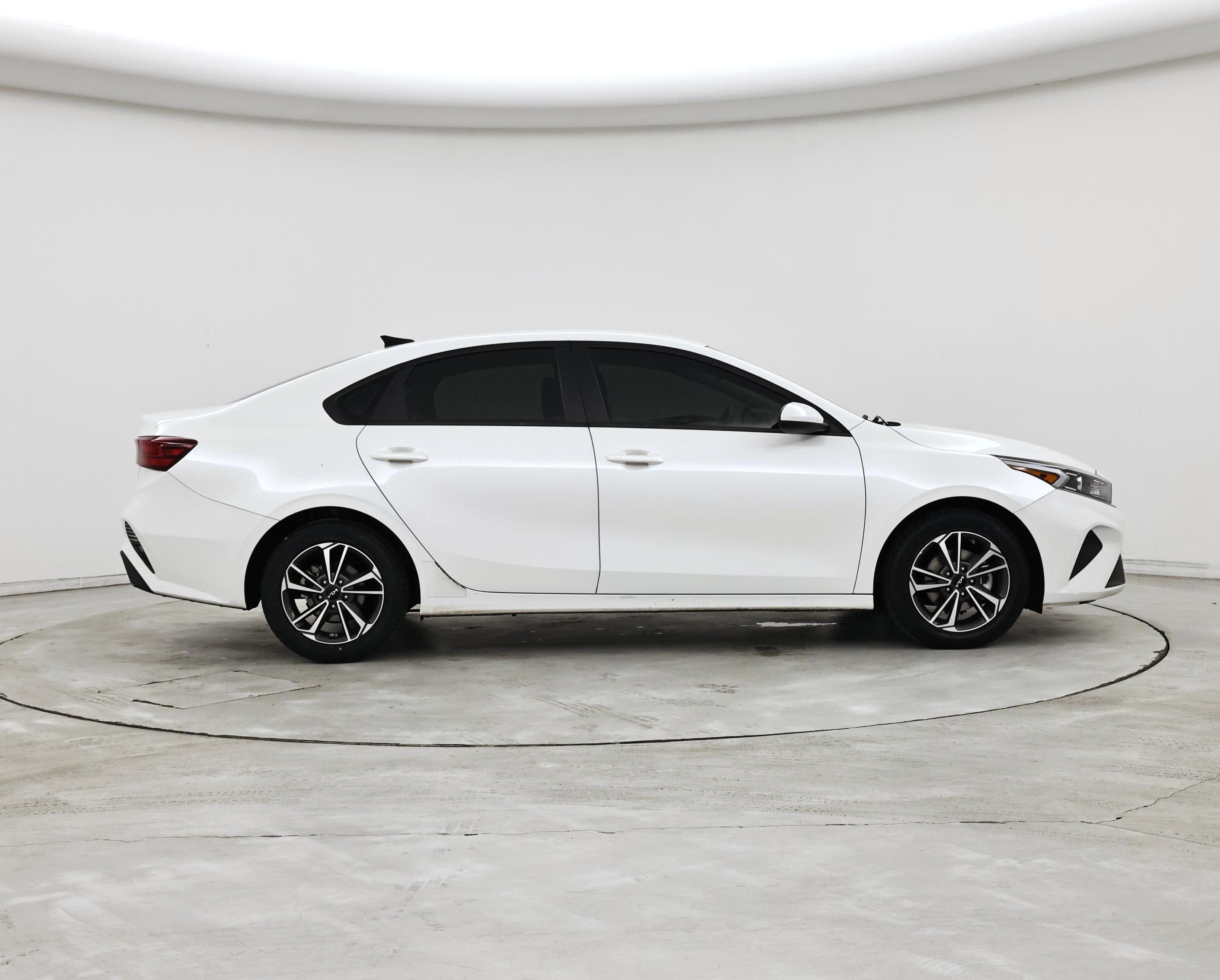 Thumbnail: 2024 Kia Forte - 7