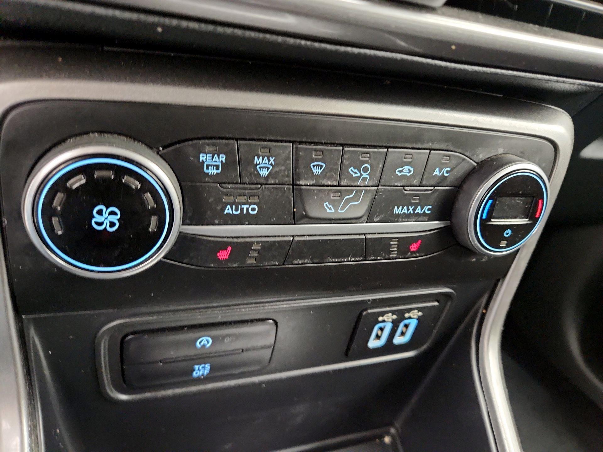 Thumbnail: 2021 Ford EcoSport - 16