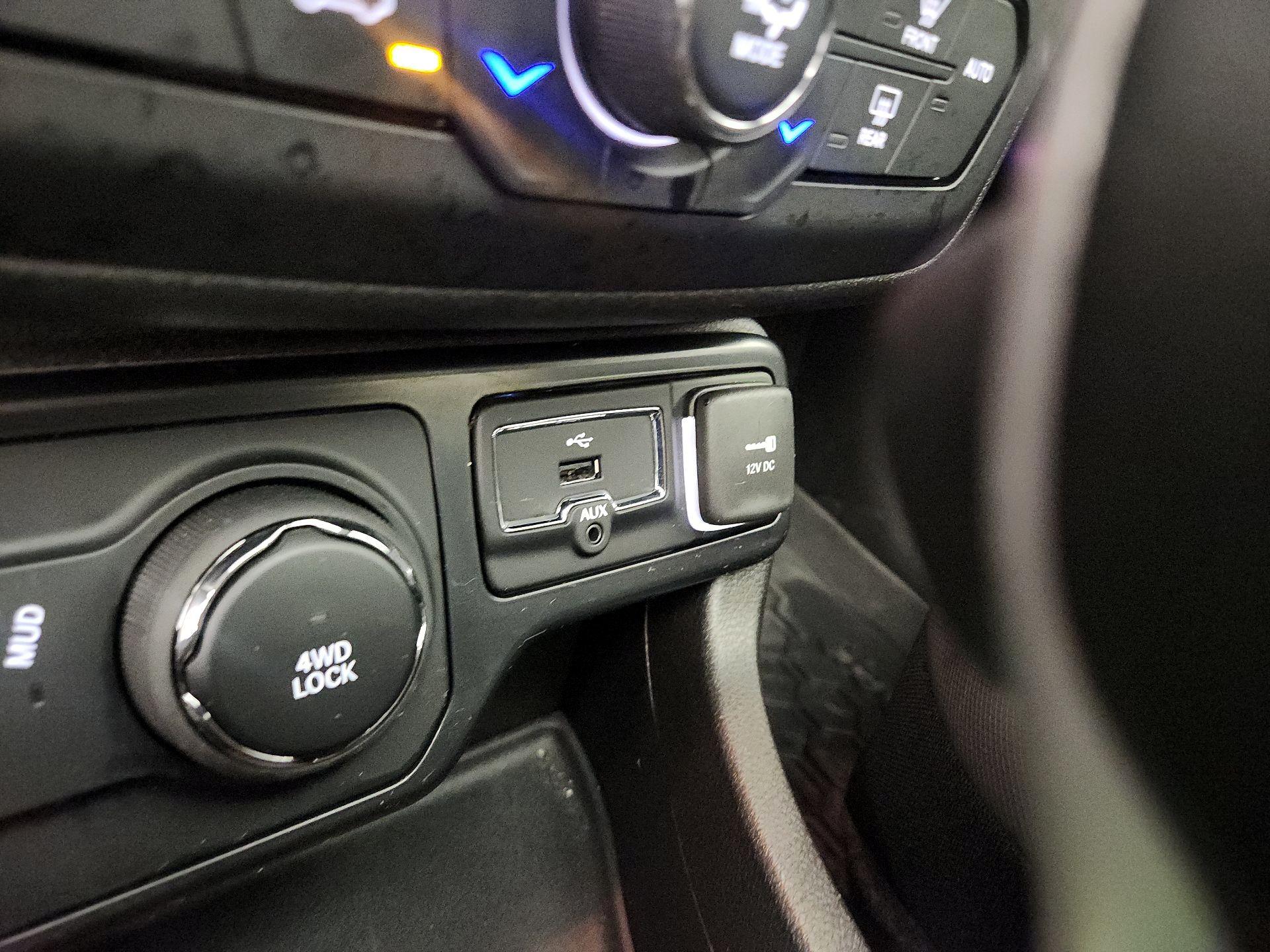 Thumbnail: 2023 Jeep Renegade - 19