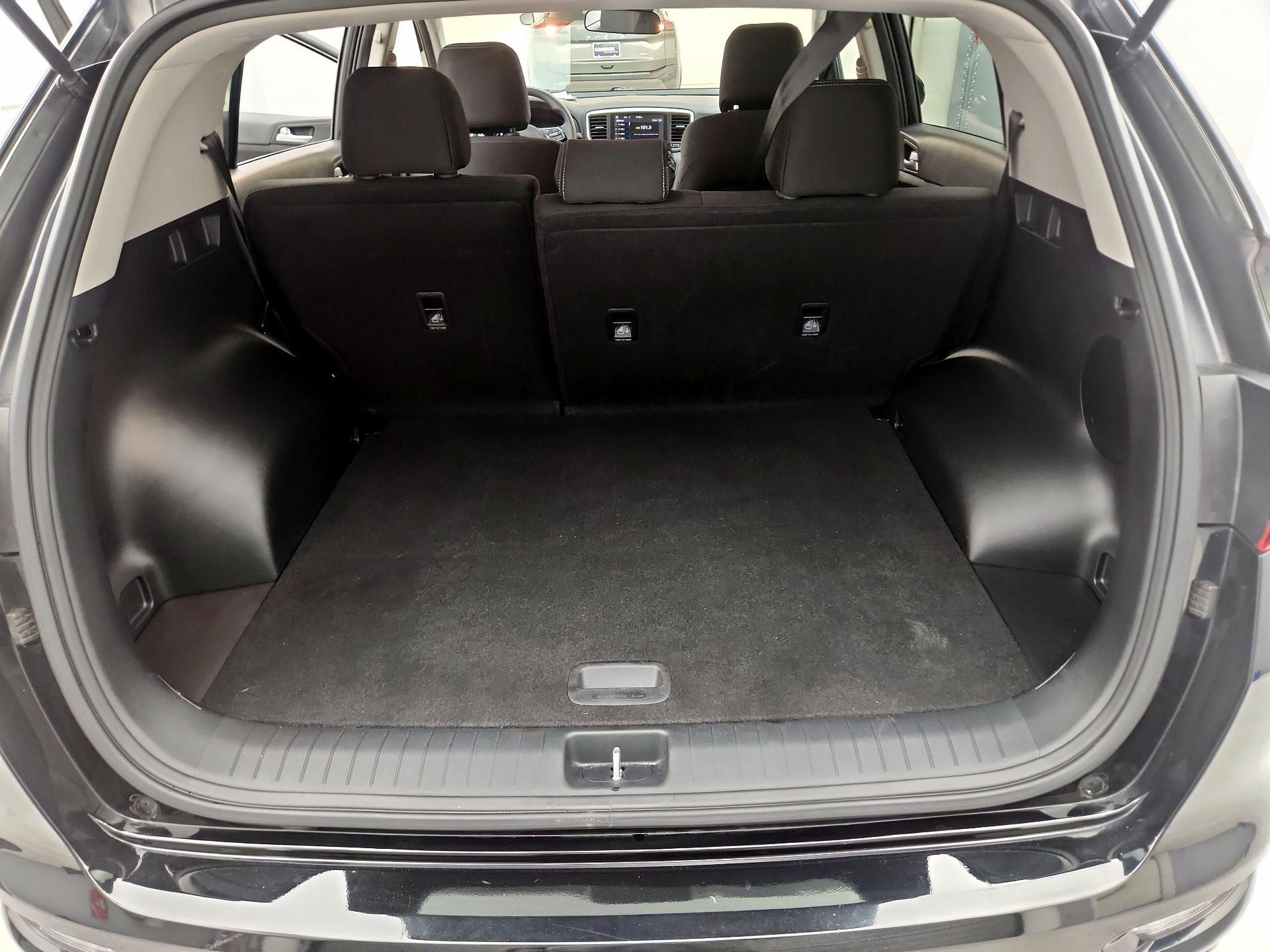 Thumbnail: 2020 Kia Sportage - 19