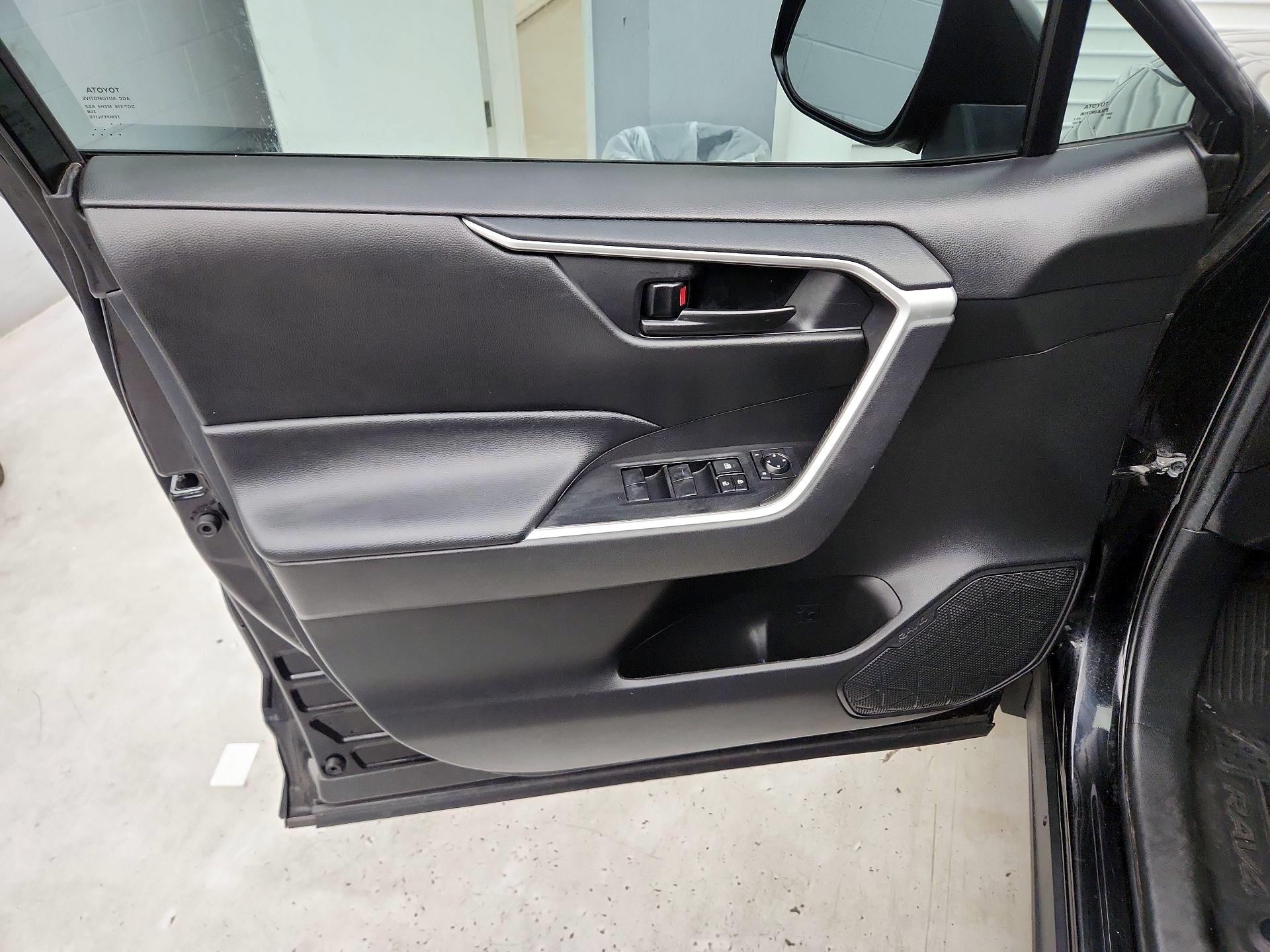 Thumbnail: 2024 Toyota RAV4 - 12