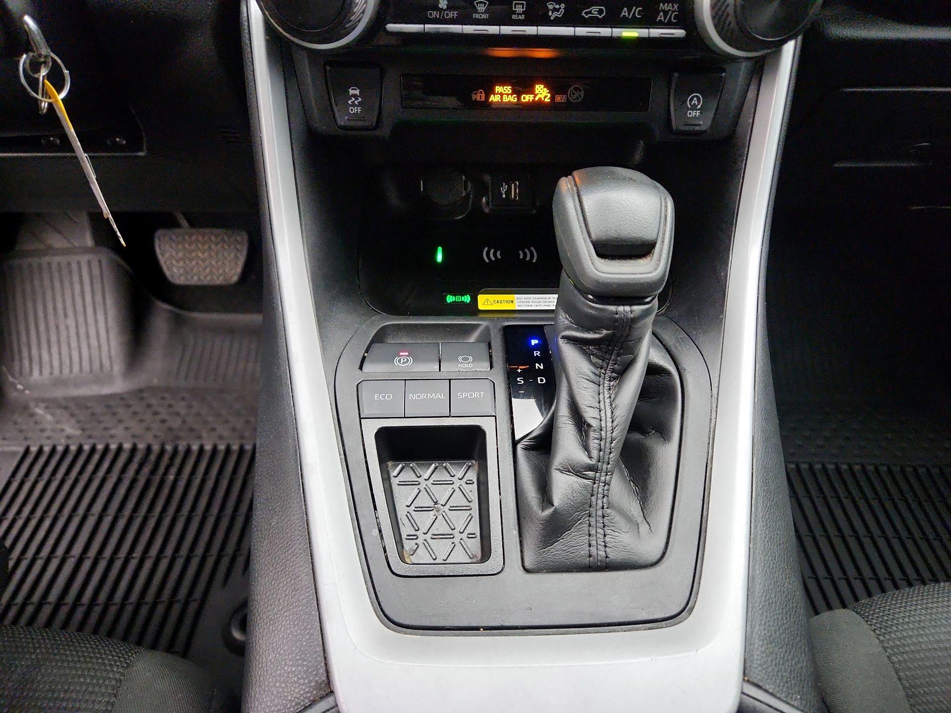 Thumbnail: 2024 Toyota RAV4 - 17