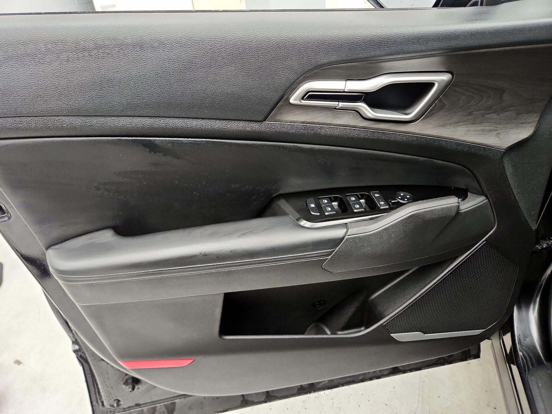 Thumbnail: 2023 Kia Sportage - 12