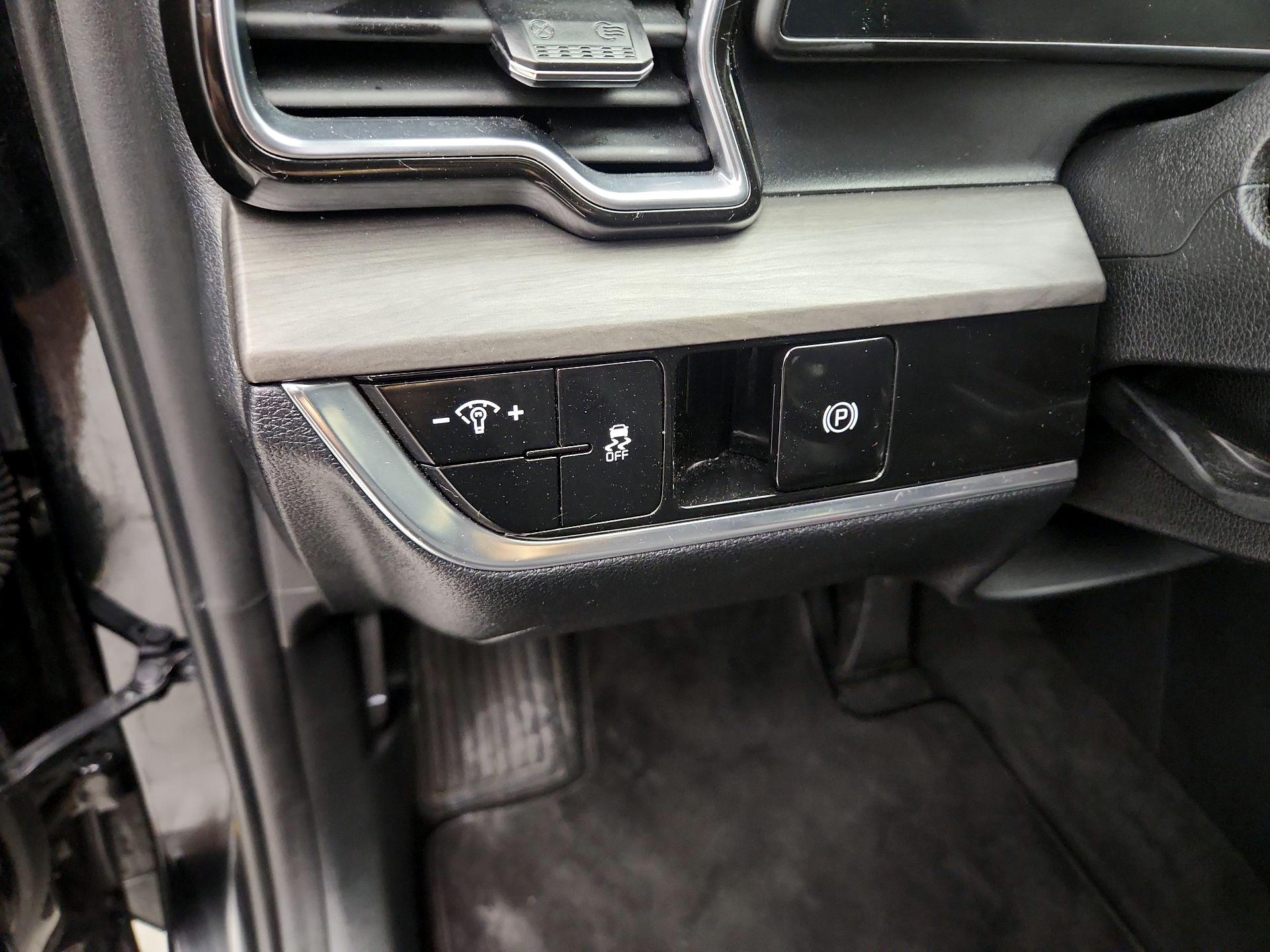 Thumbnail: 2023 Kia Sportage - 13